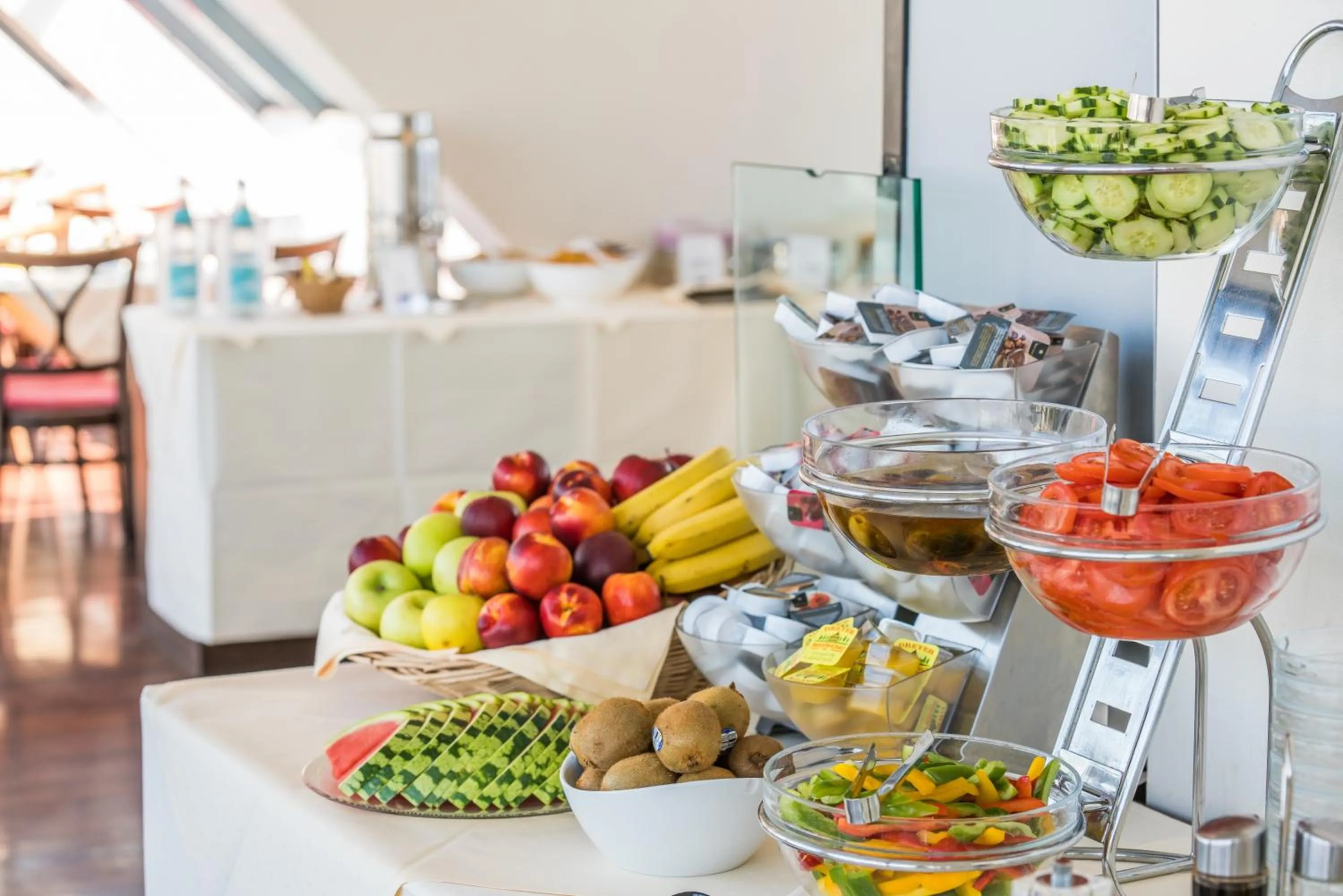 Buffet breakfast in Come Inn Berlin Kurfürstendamm