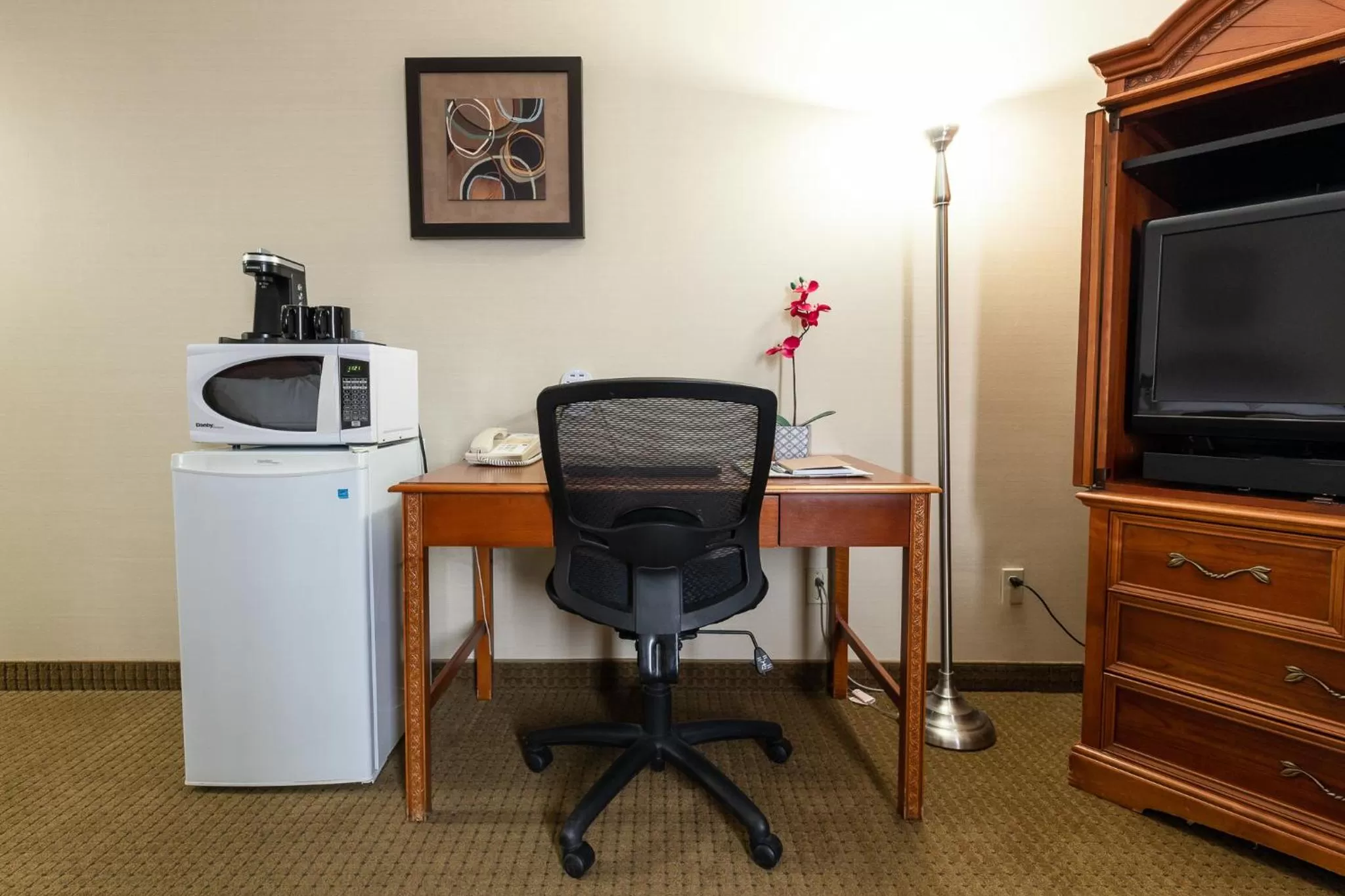 Bedroom in WelcomINNS Ottawa