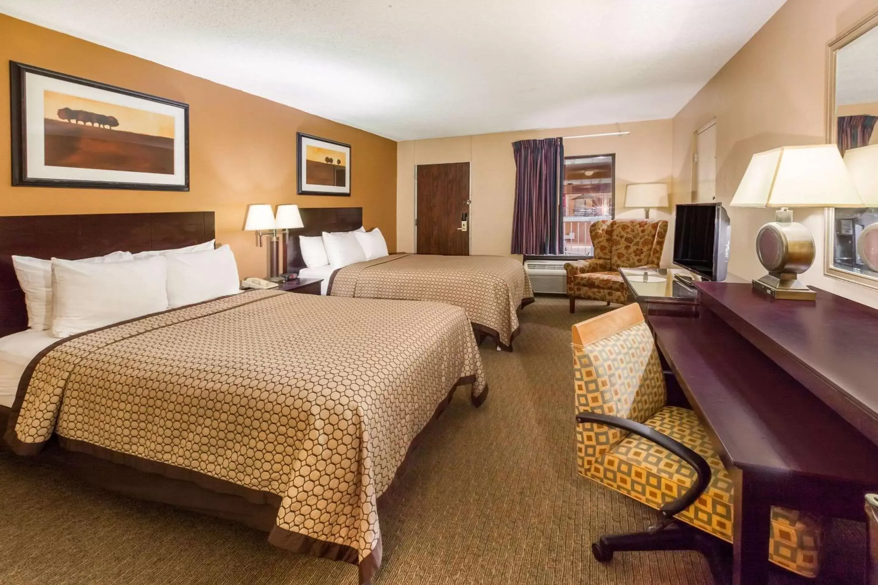Double Room with Two Double Beds - Non-Smoking/Top Floor in Quality Inn & Suites Richfield Double Room with Two Double Beds - Non-Smoking/Top Floor in Quality Inn & Suites Richfield