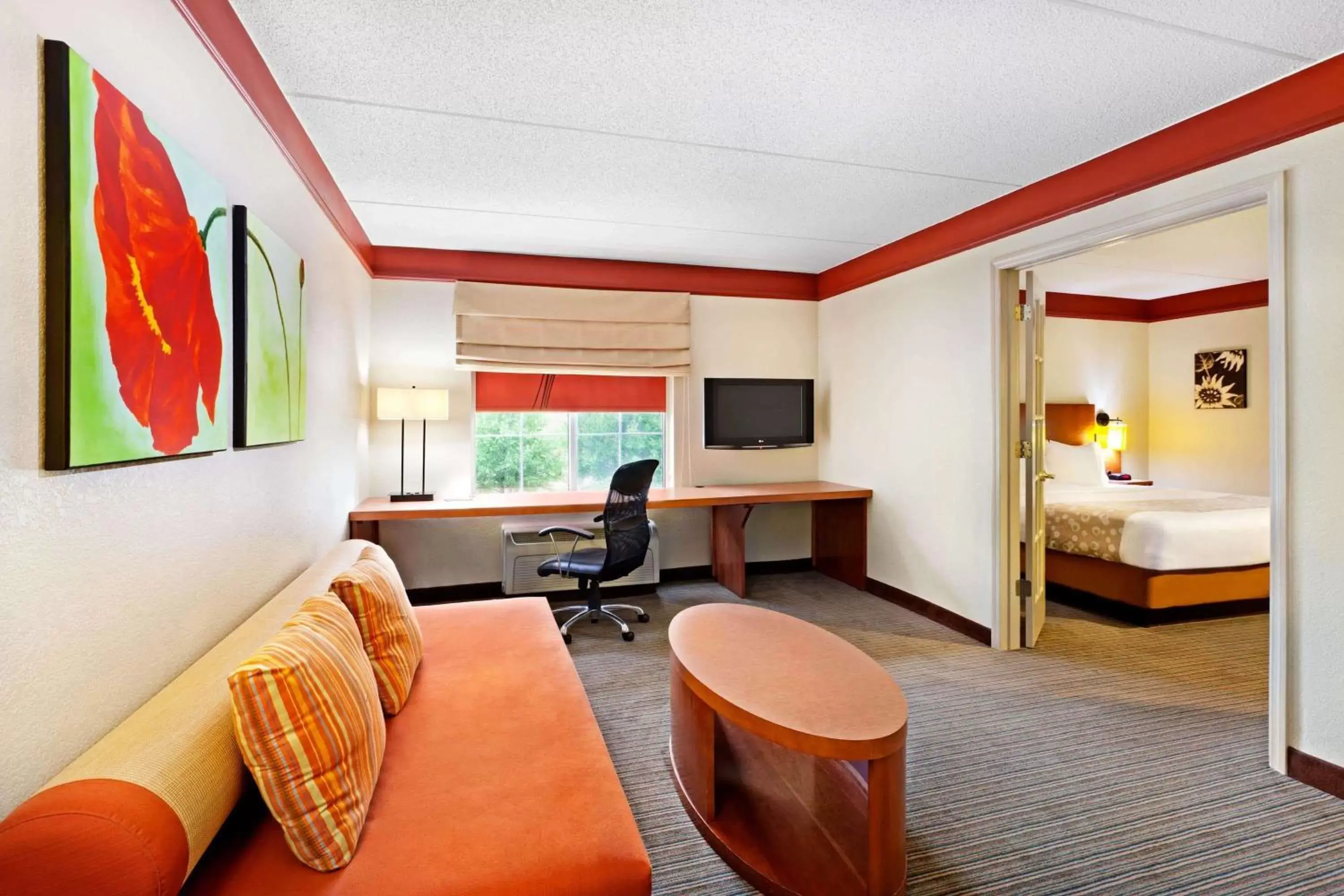 One-Bedroom King Suite - Non-Smoking in La Quinta by Wyndham Raleigh Cary One-Bedroom King Suite - Non-Smoking in La Quinta by Wyndham Raleigh Cary