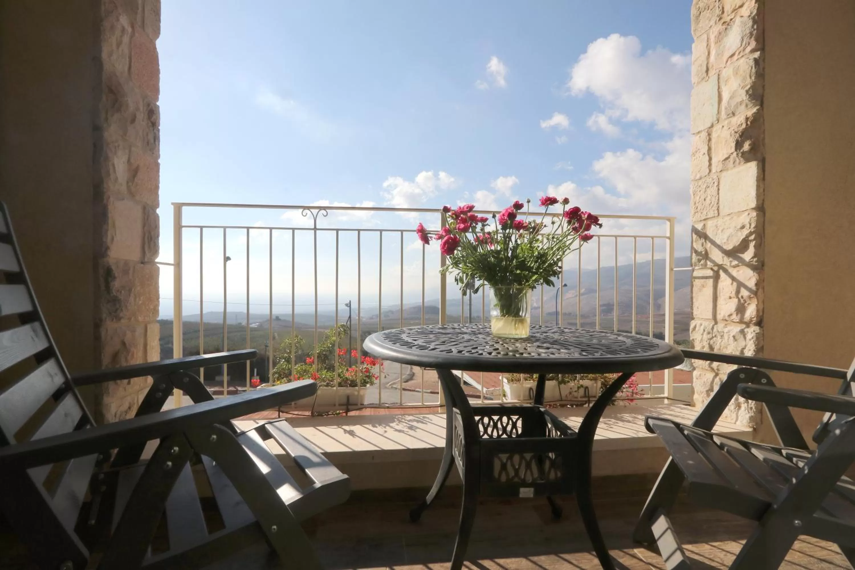 Balcony/Terrace in HaBaronit