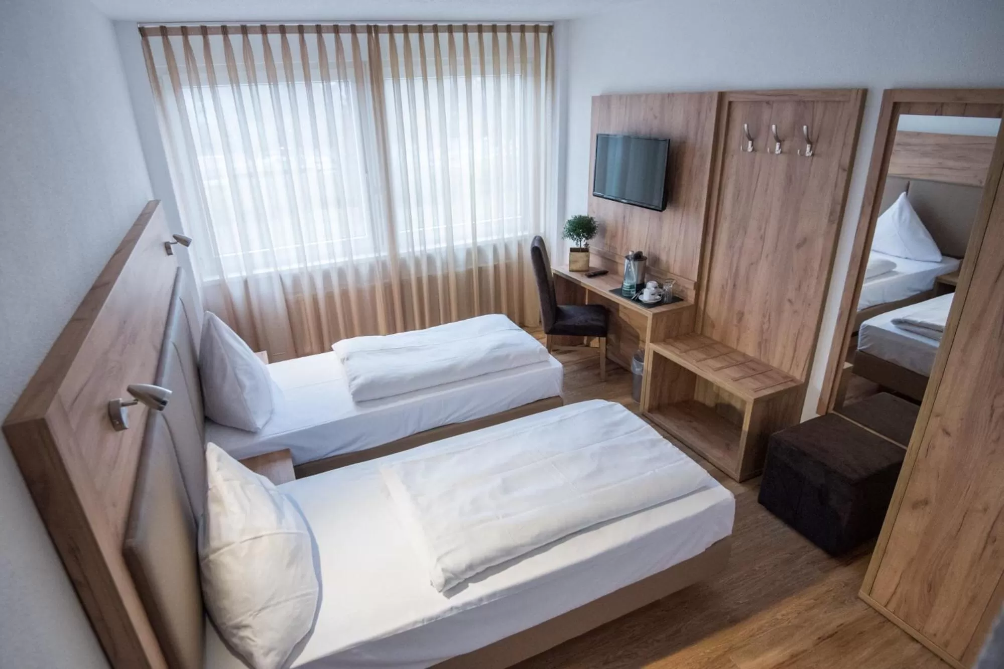 Photo of the whole room, Bed in Hotel Leo