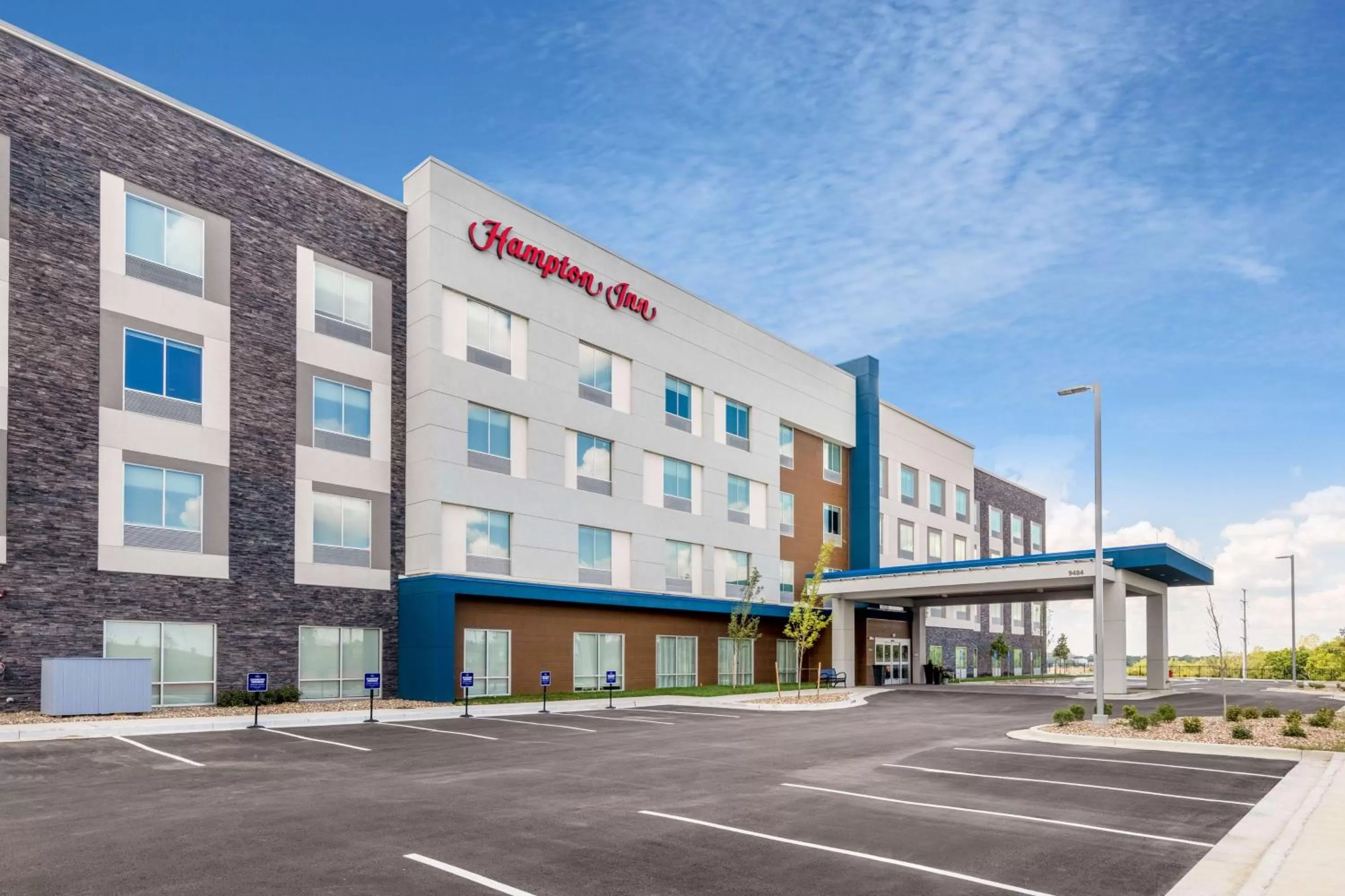 Property building in Hampton Inn Kansas City Southeast, Mo