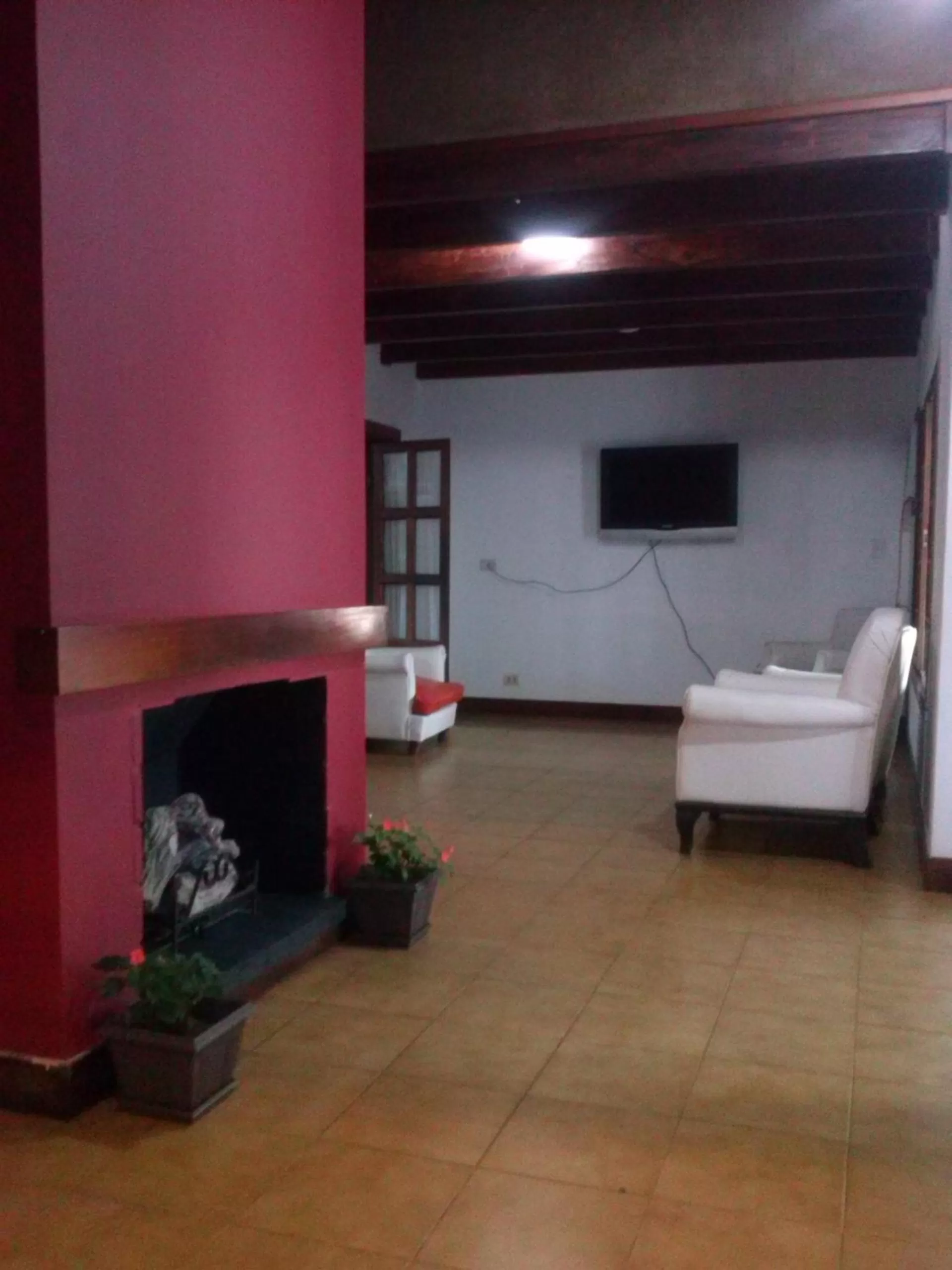 Lobby or reception, Bed in Petit Hotel Caraguata