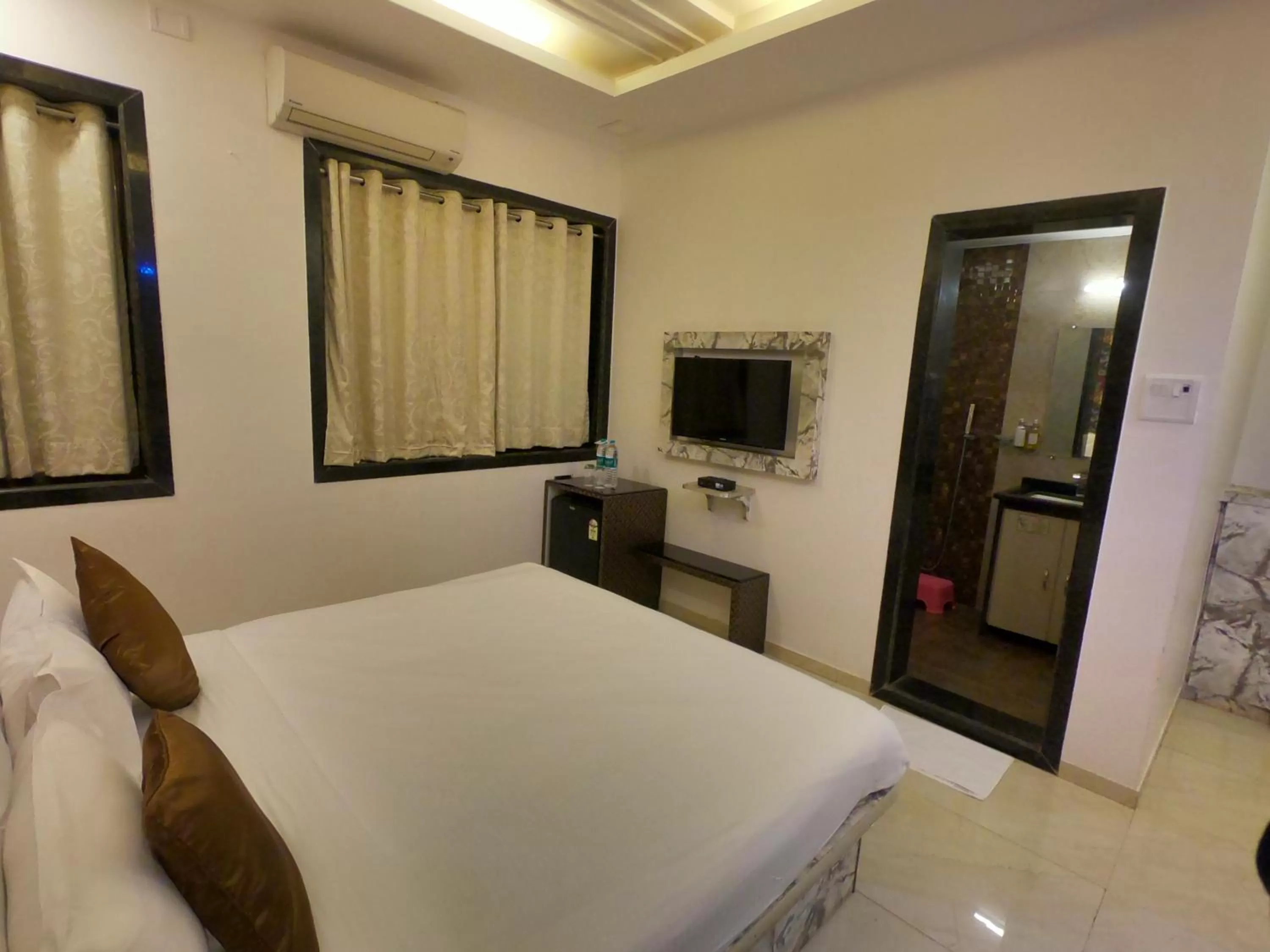 Bed in Jivanta Mahabaleshwar