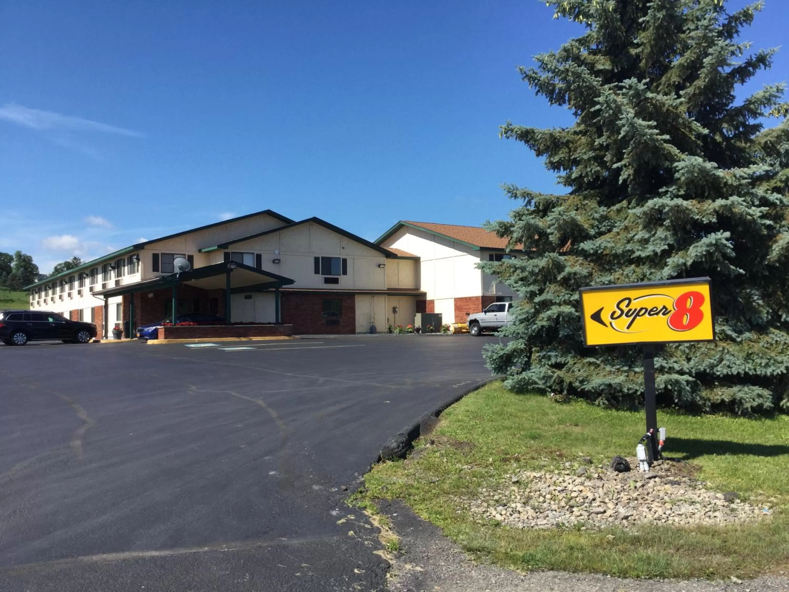 Property building in Super 8 by Wyndham Amsterdam