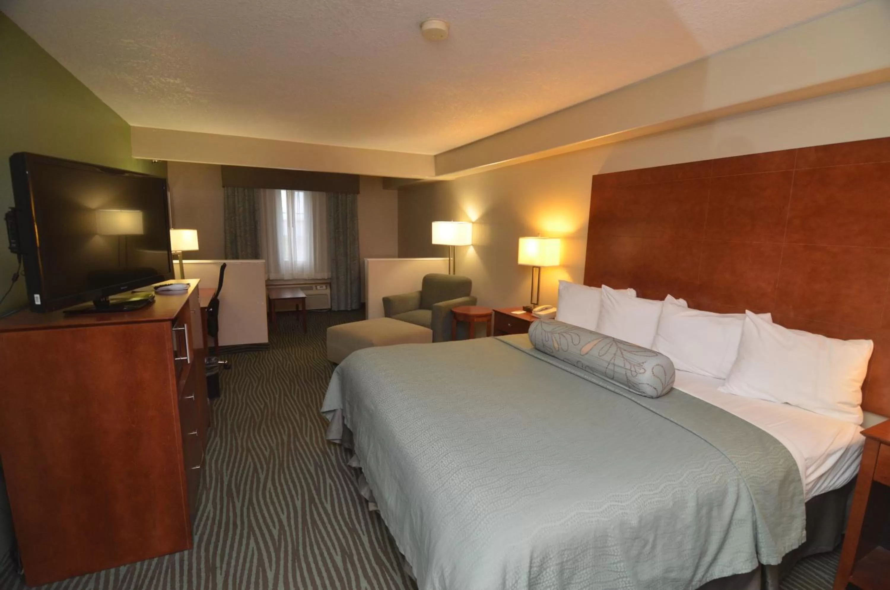 Family, Bed in AmericInn by Wyndham Des Moines Airport