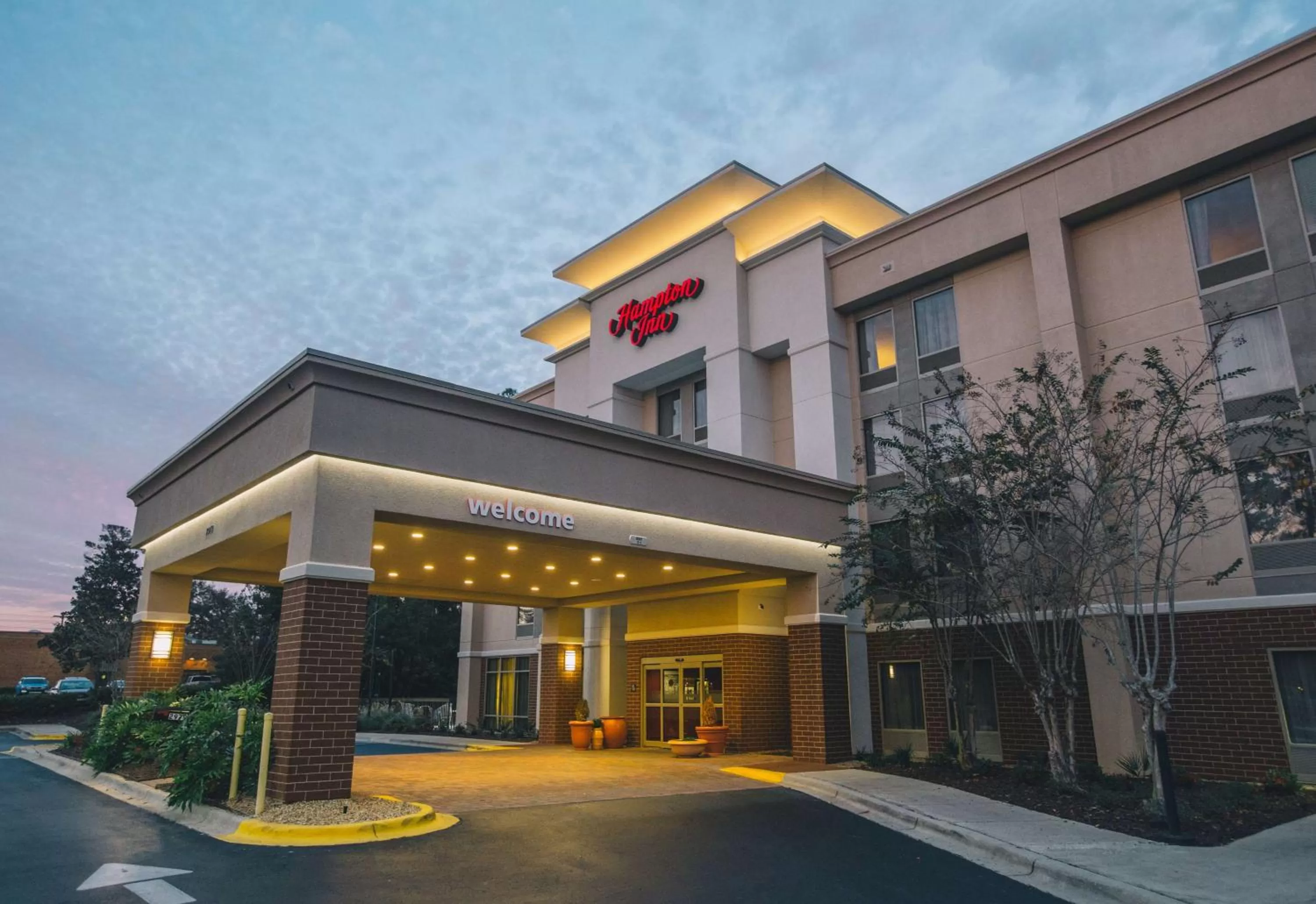 Property building in Hampton Inn Tallahassee-Central