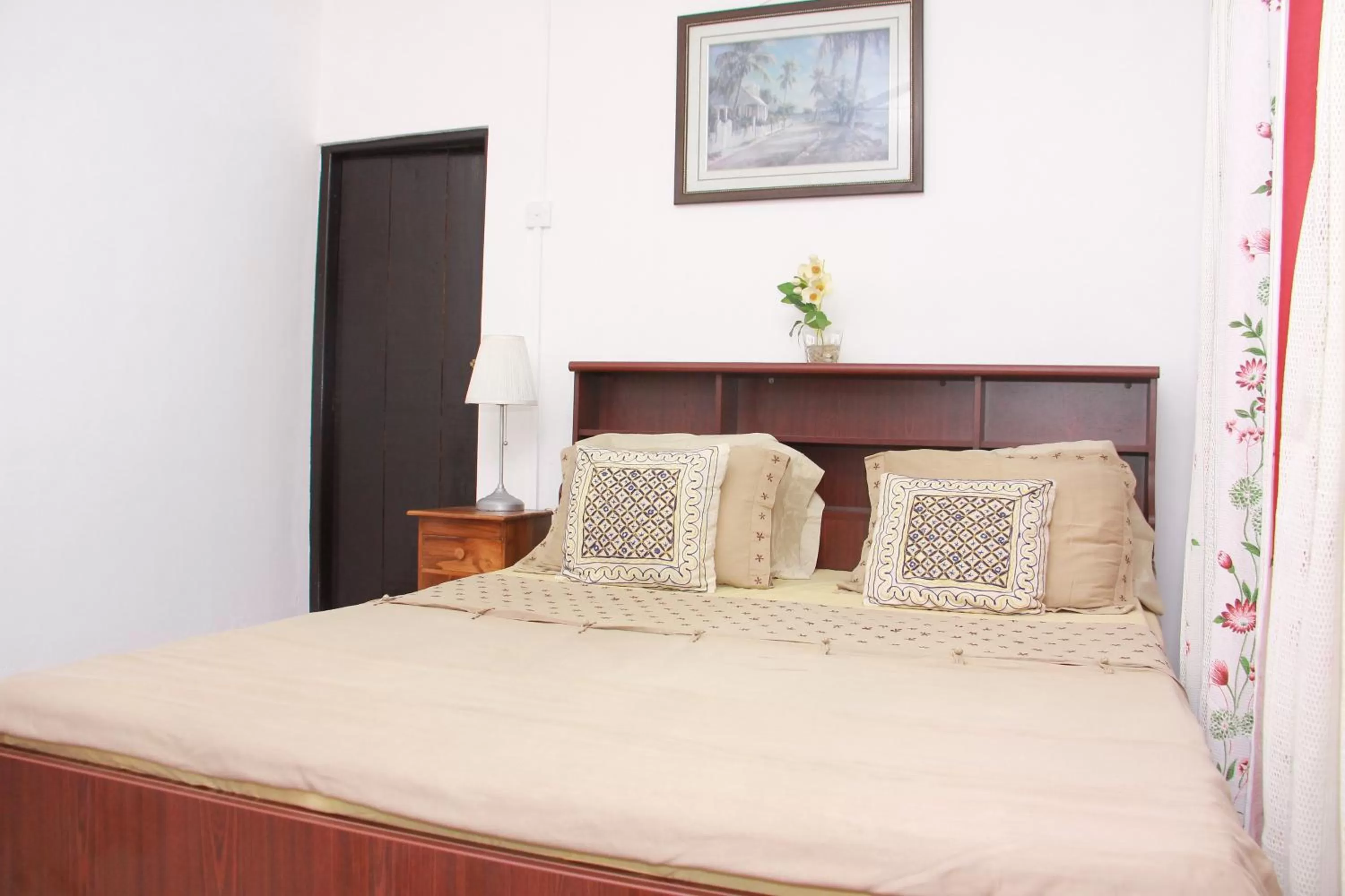 Bed in Jumera Villa Mirissa