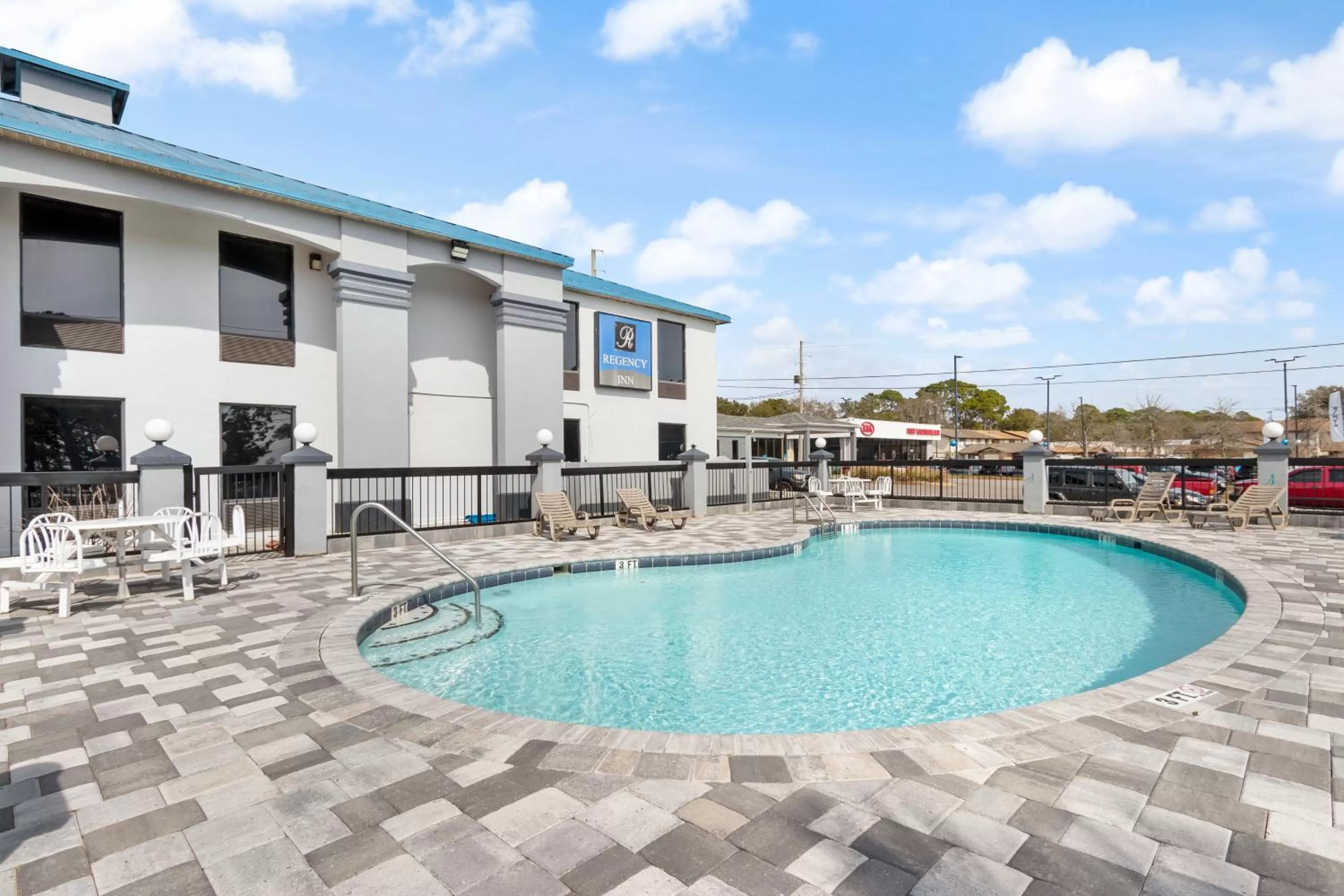 Property building in Regency Inn Near Boardwalk & Hurlburt Field