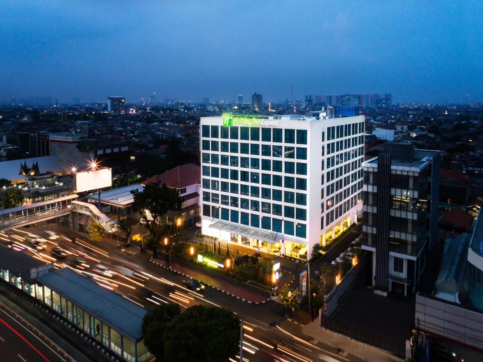 Bird's eye view in Holiday Inn Express Jakarta Matraman by IHG