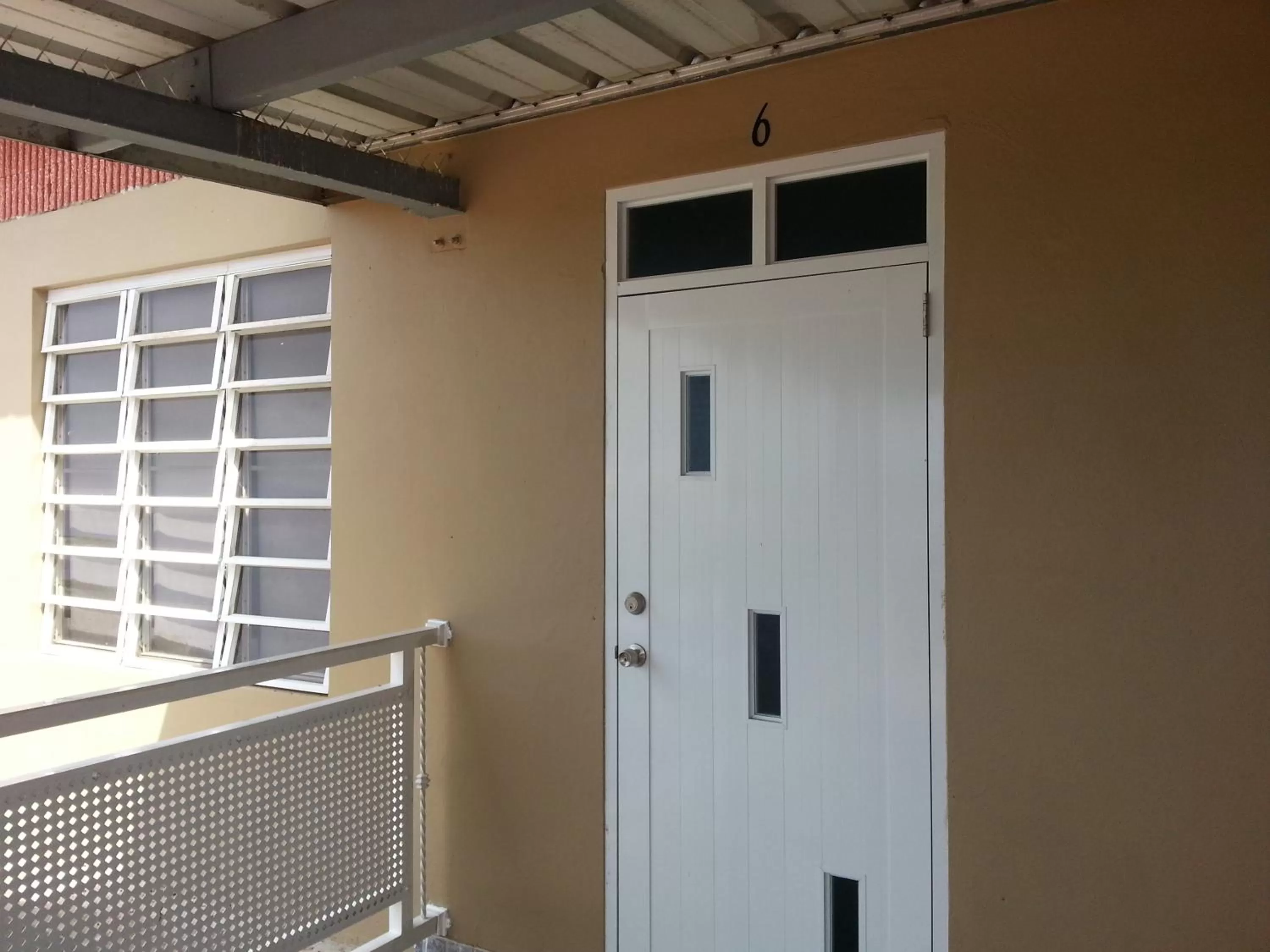 Facade/entrance in Aguada of the Seas