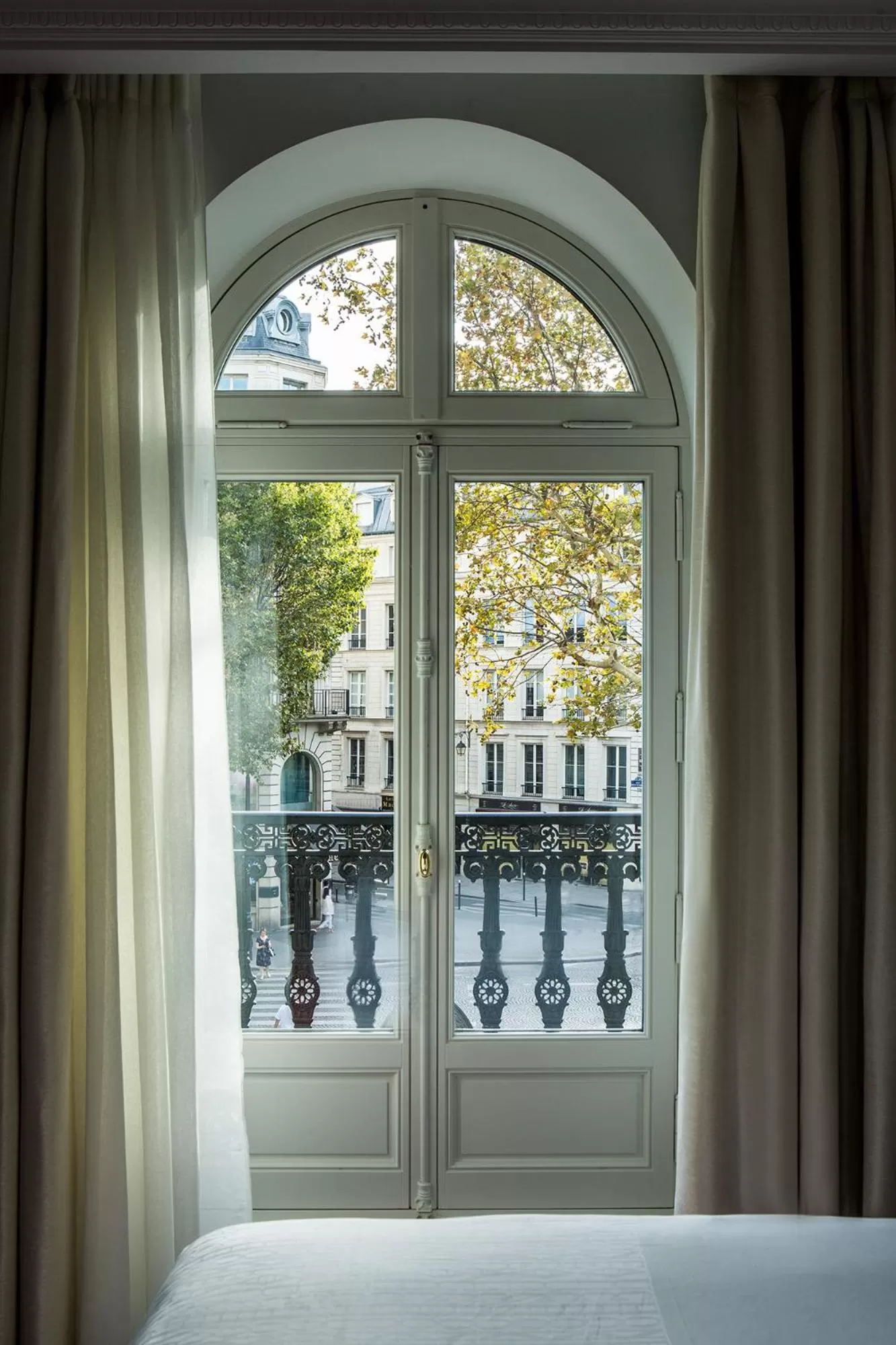 View (from property/room), Bed in Fauchon l'Hôtel Paris
