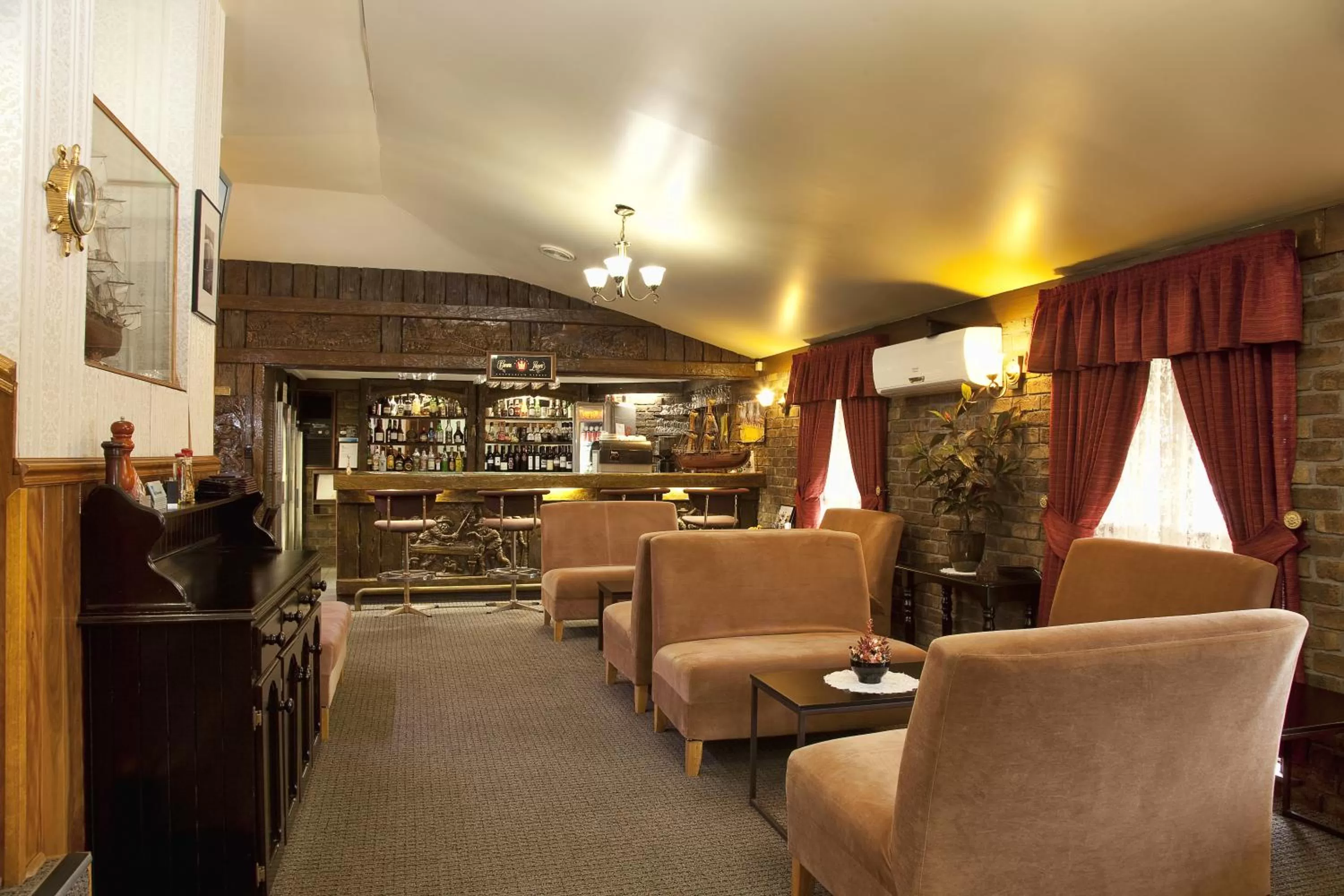 Restaurant/places to eat in Best Western Endeavour Motel
