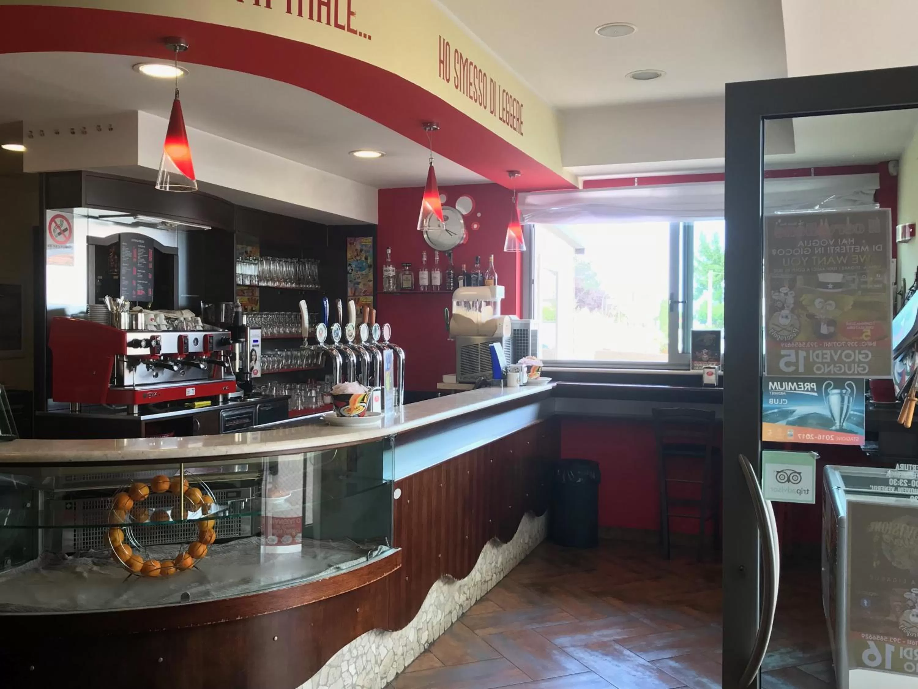 Lounge or bar in Rosso Di Sera