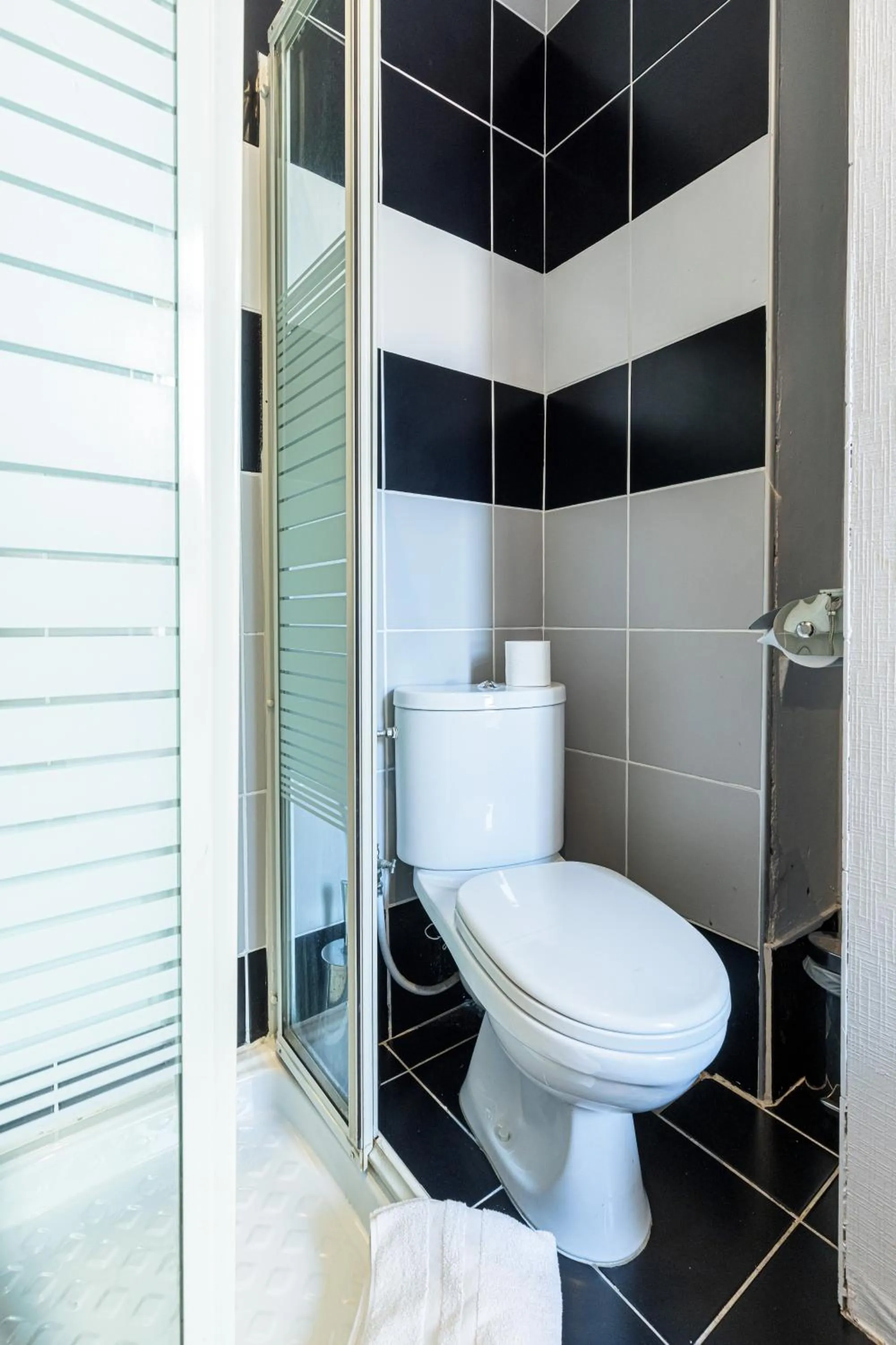 Bathroom in Modern Waikiki Hotel