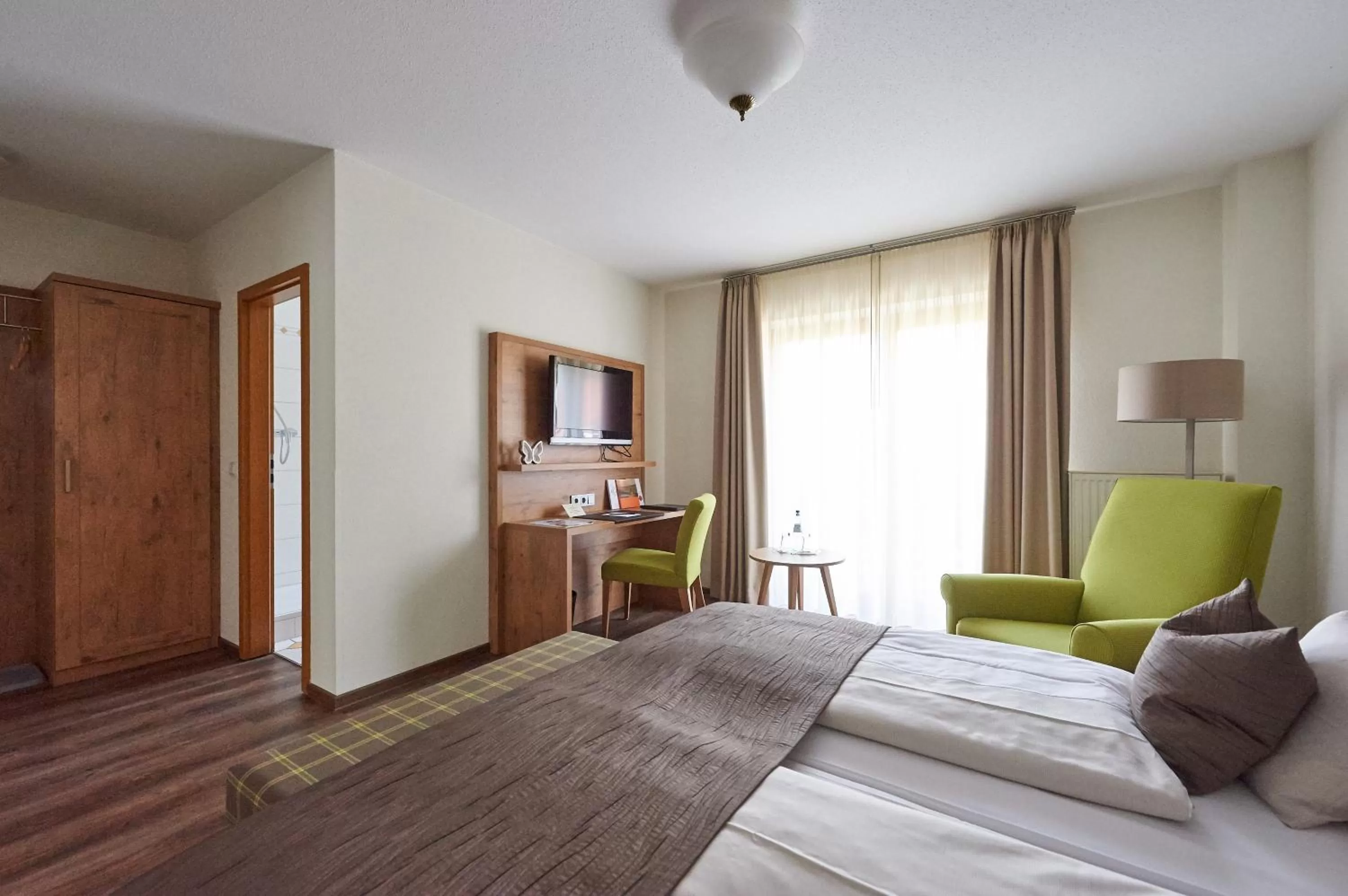 Photo of the whole room, Bed in Fetzers Landhotel