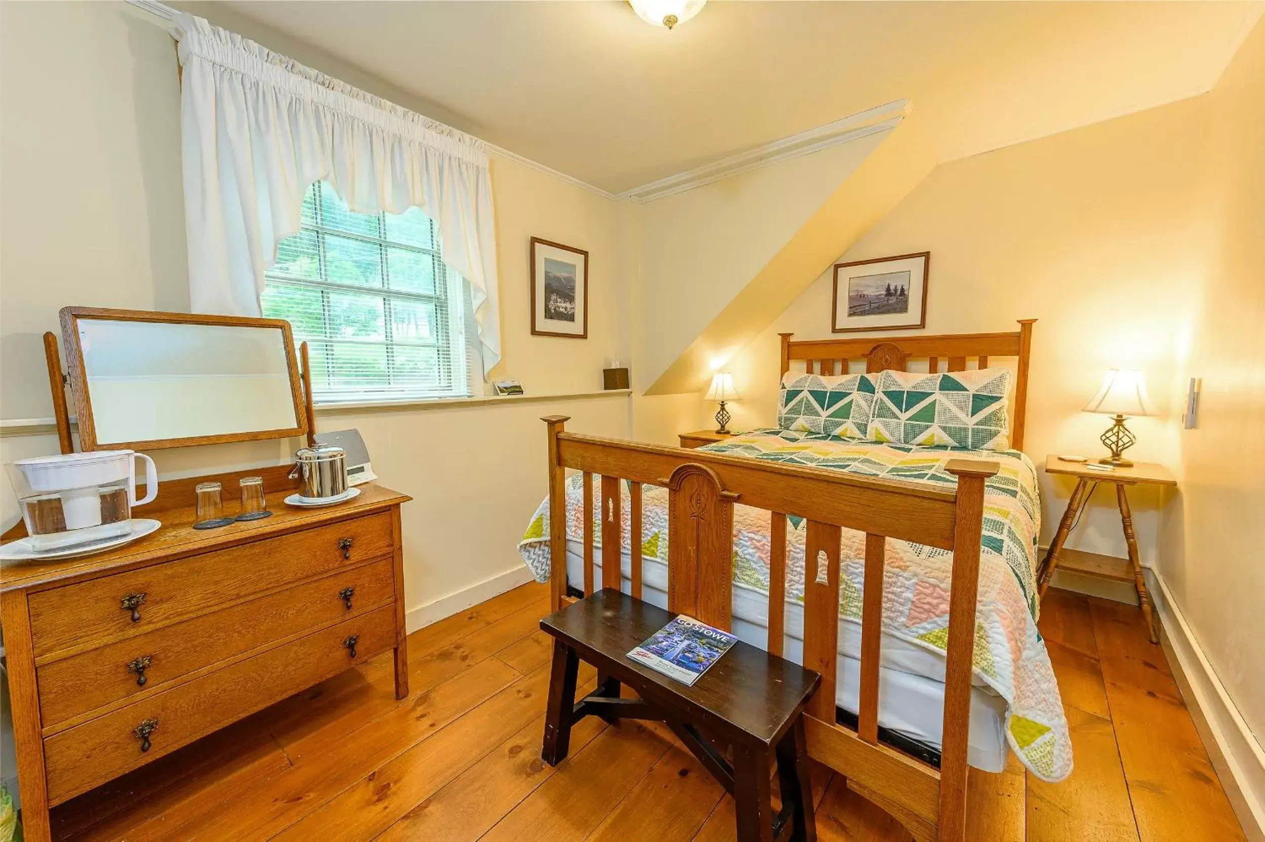 Budget Double Room - single occupancy in Brass Lantern Inn Budget Double Room - single occupancy in Brass Lantern Inn
