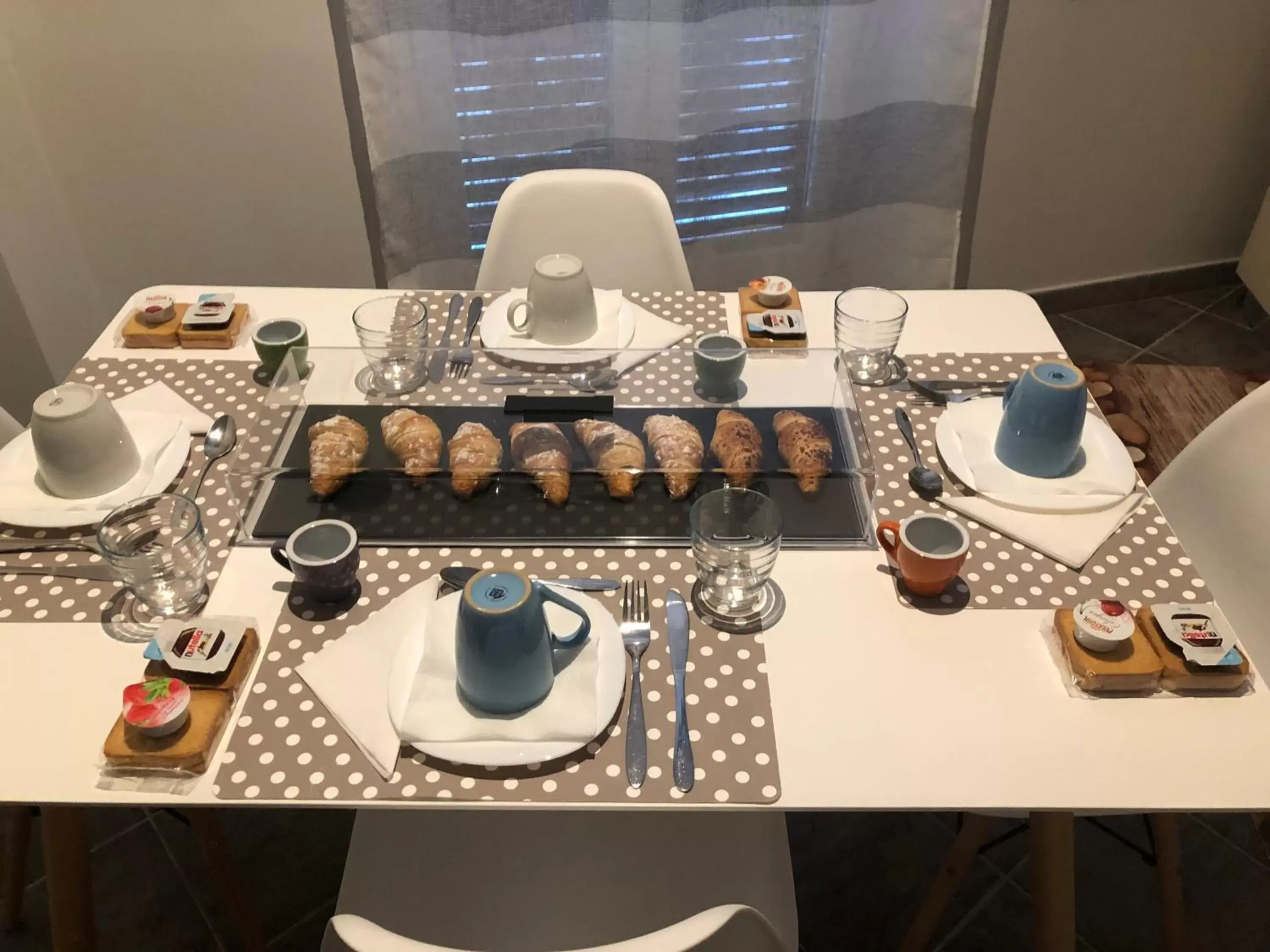 Buffet breakfast, Kitchen/Kitchenette in Reginella B&B Palermo Buffet breakfast, Kitchen/Kitchenette in Reginella B&B Palermo