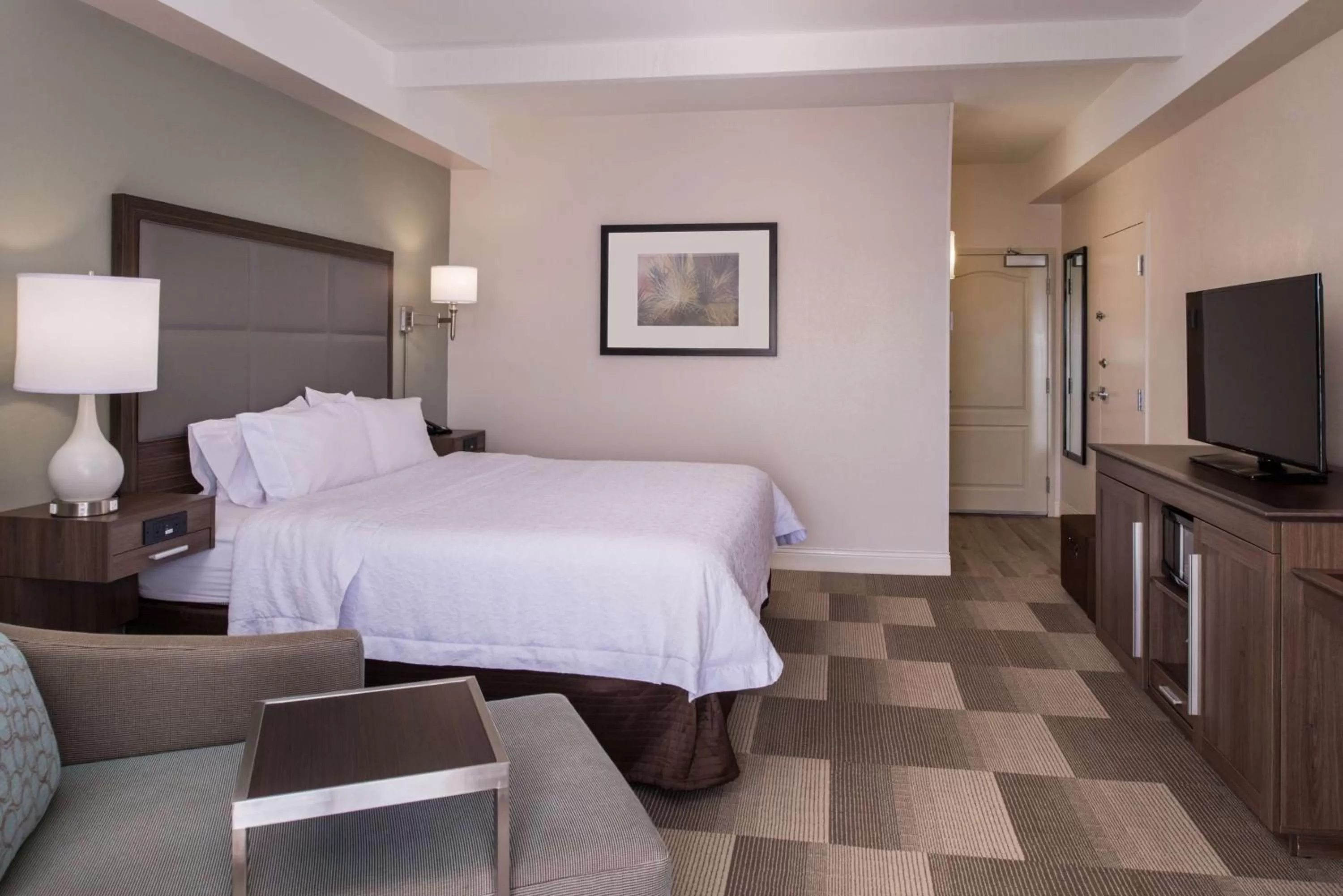 Bedroom, Bed in Hampton Inn Channel Islands Harbor