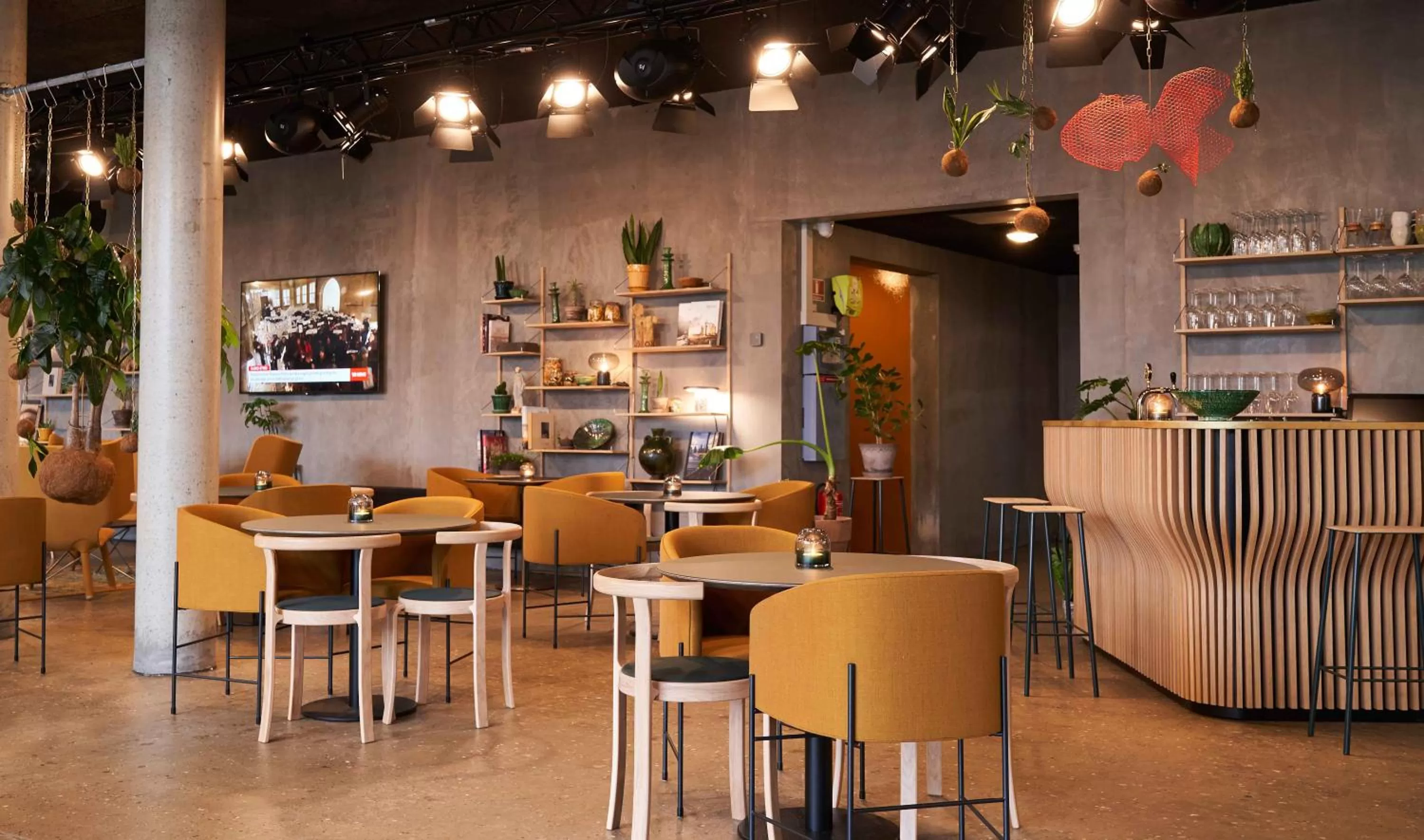 Restaurant/places to eat in Hotel GUESTapart