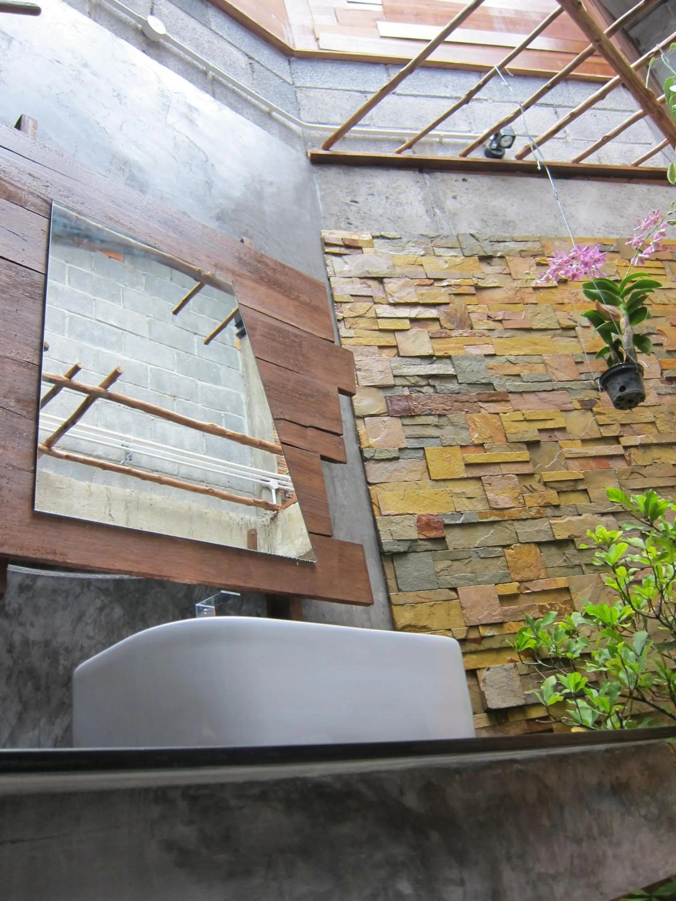 Bathroom in Forest Bungalows & Mama's Restaurant