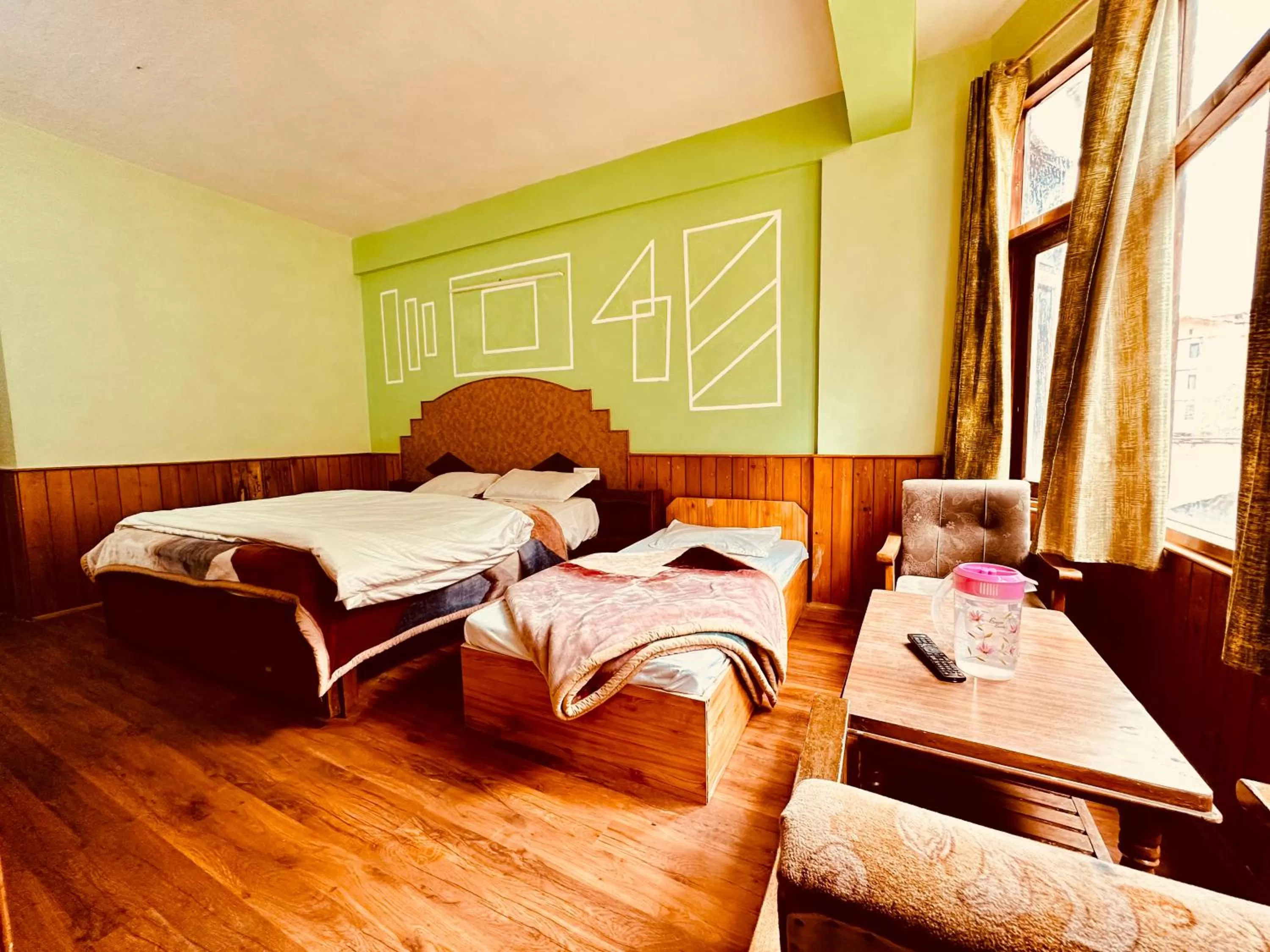 Bedroom, Bed in Hotel D Kanchan Manali