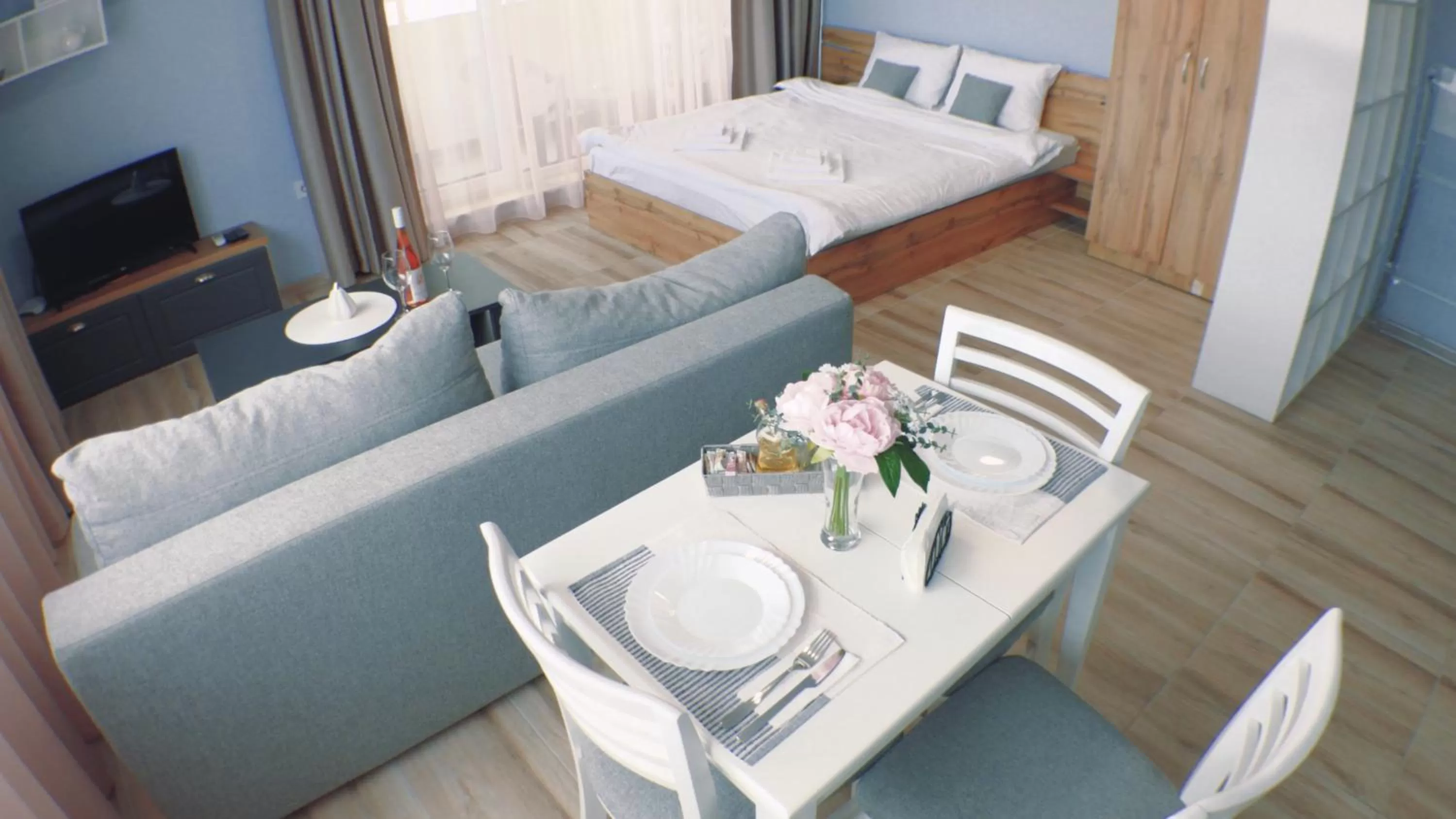 Studio with Balcony in PAPAYA APARTMENTS