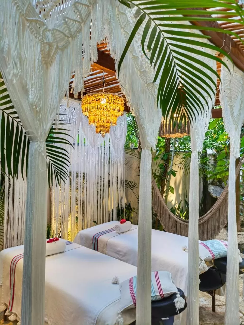 Spa and wellness centre/facilities, Bed in Hotel Hulku