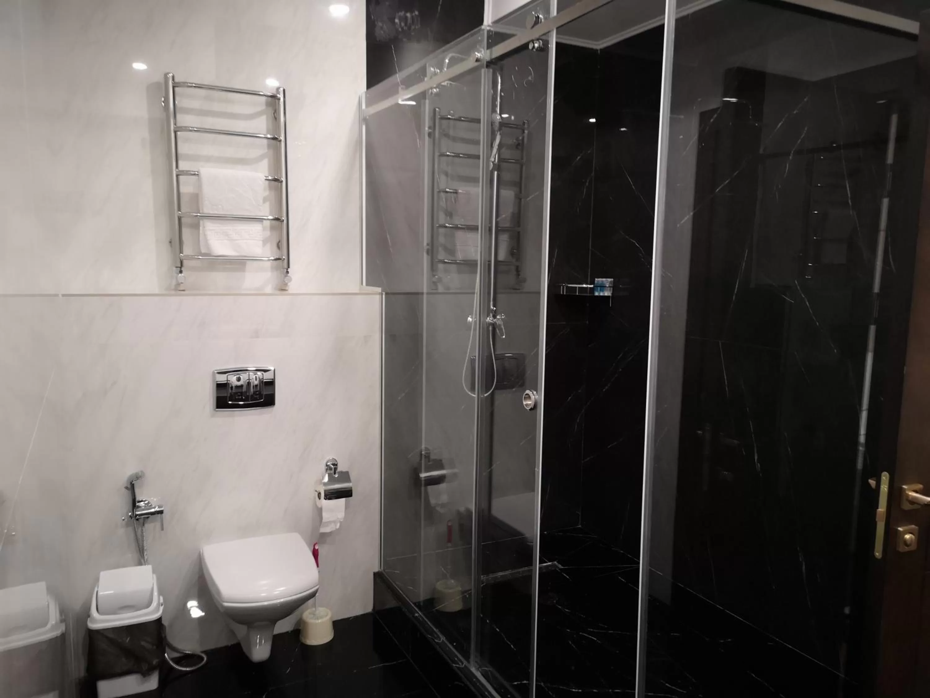 Bathroom in East Palace Hotel