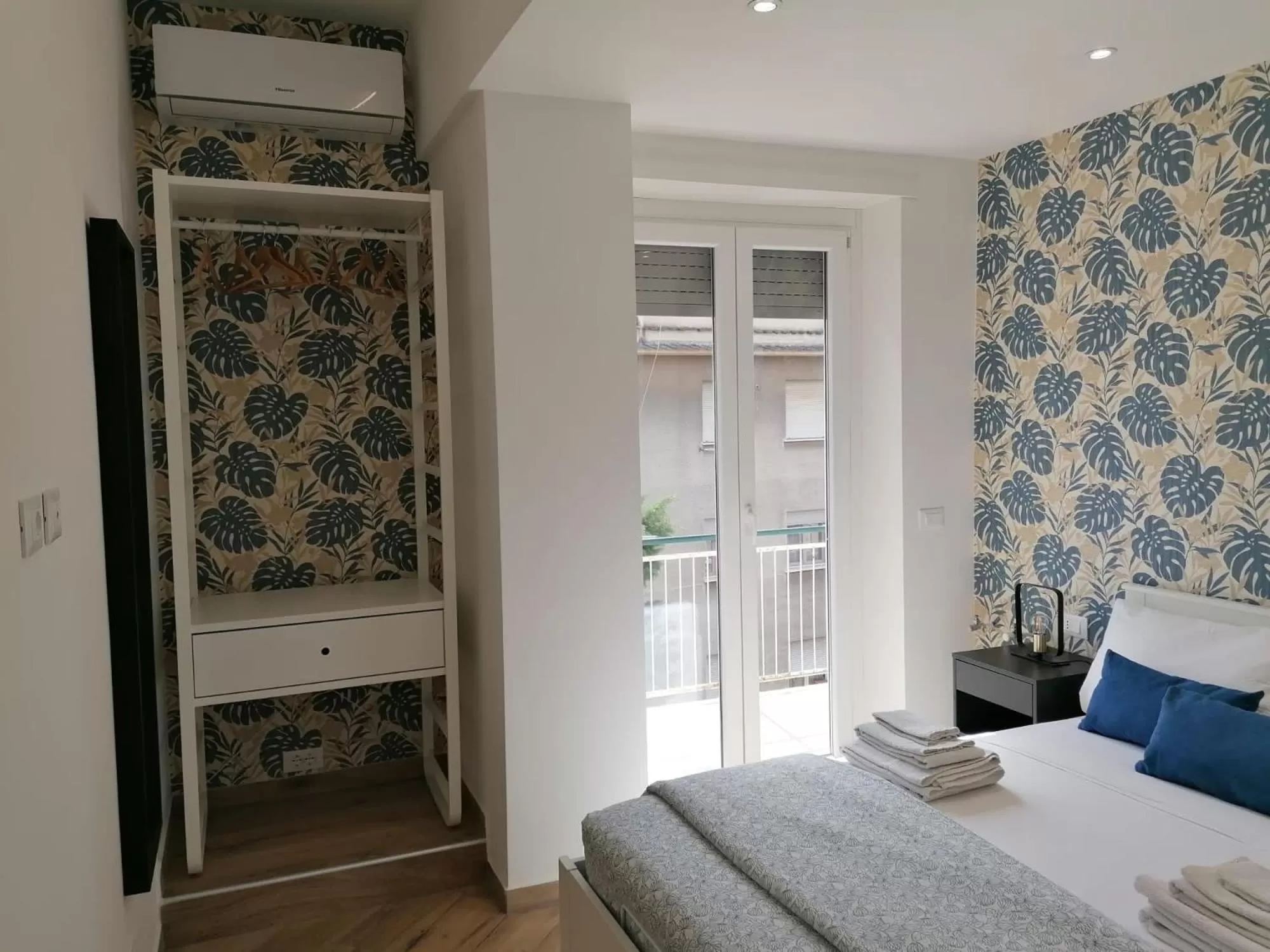 Photo of the whole room, Bed in Appia Garden