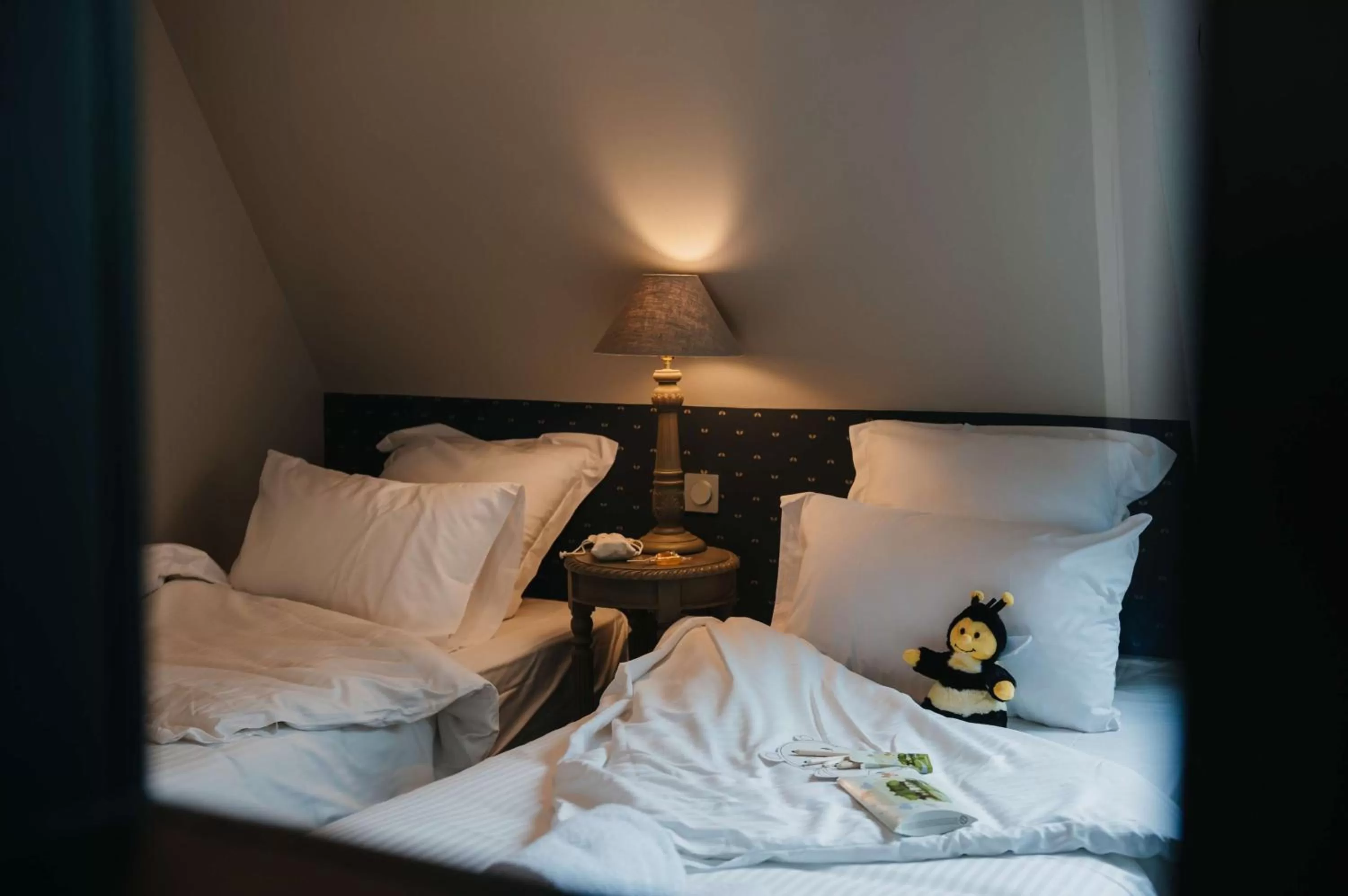 Photo of the whole room, Bed in Hotel la Robeyere; BW Signature Collection