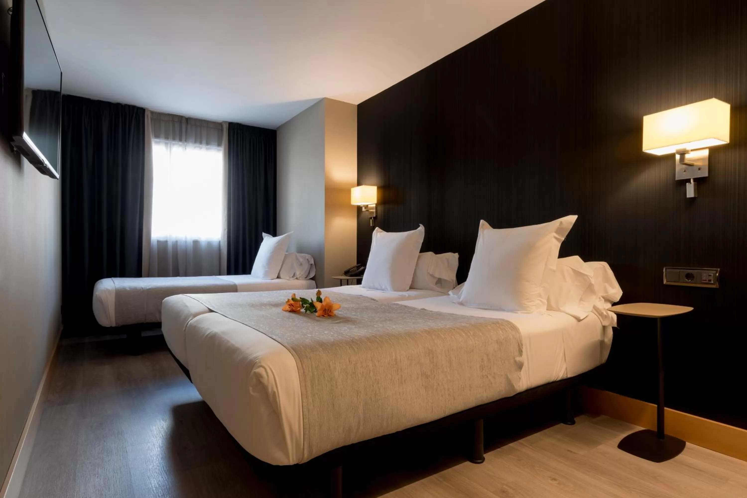 Bedroom, Bed in Hotel Plaza