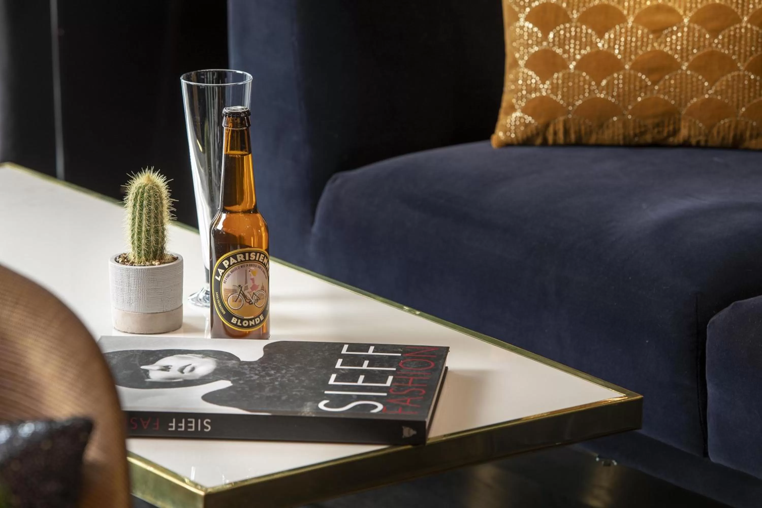 Lounge or bar in Hôtel Elysées Régencia