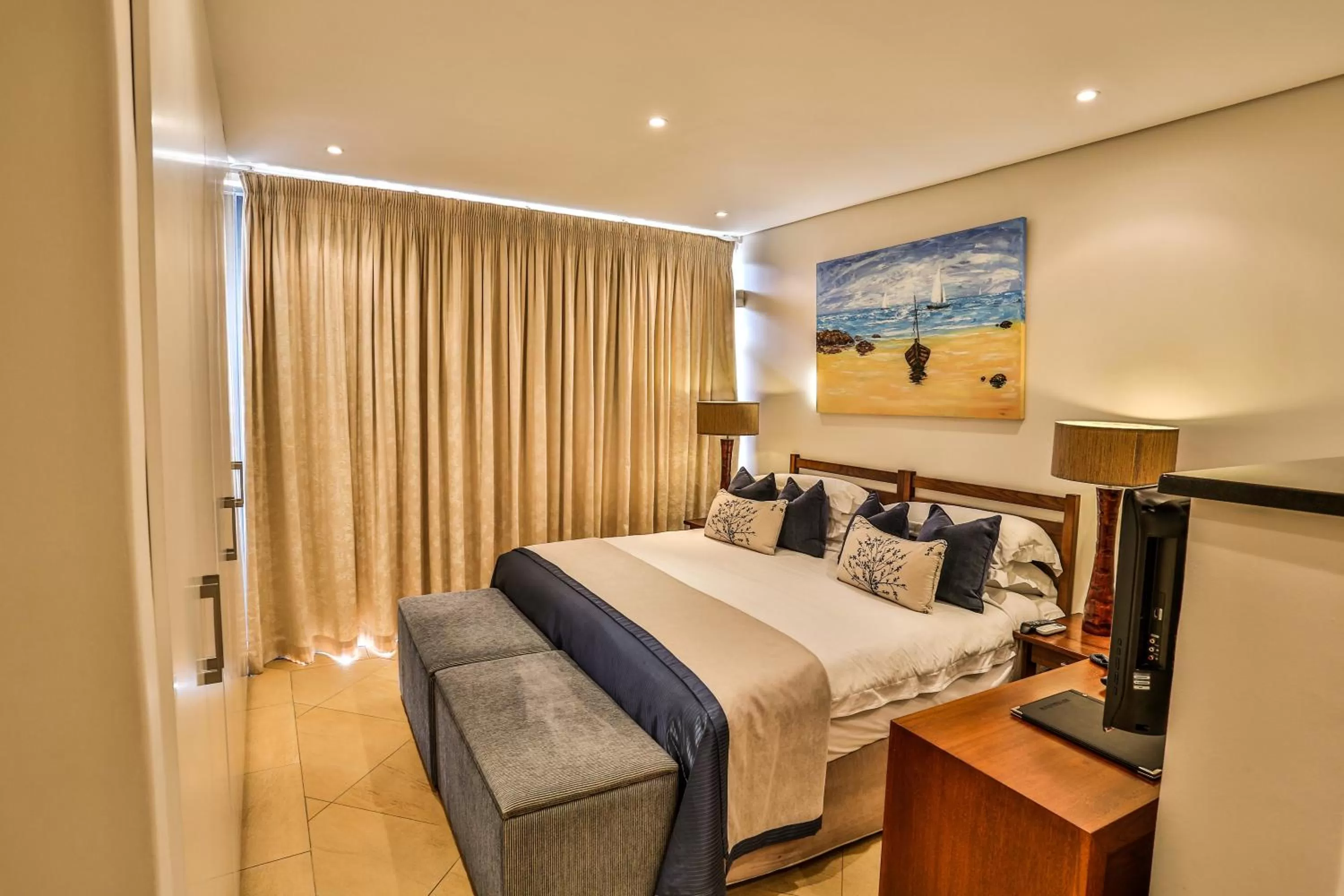 Bedroom, Bed in Canelands Beach Club