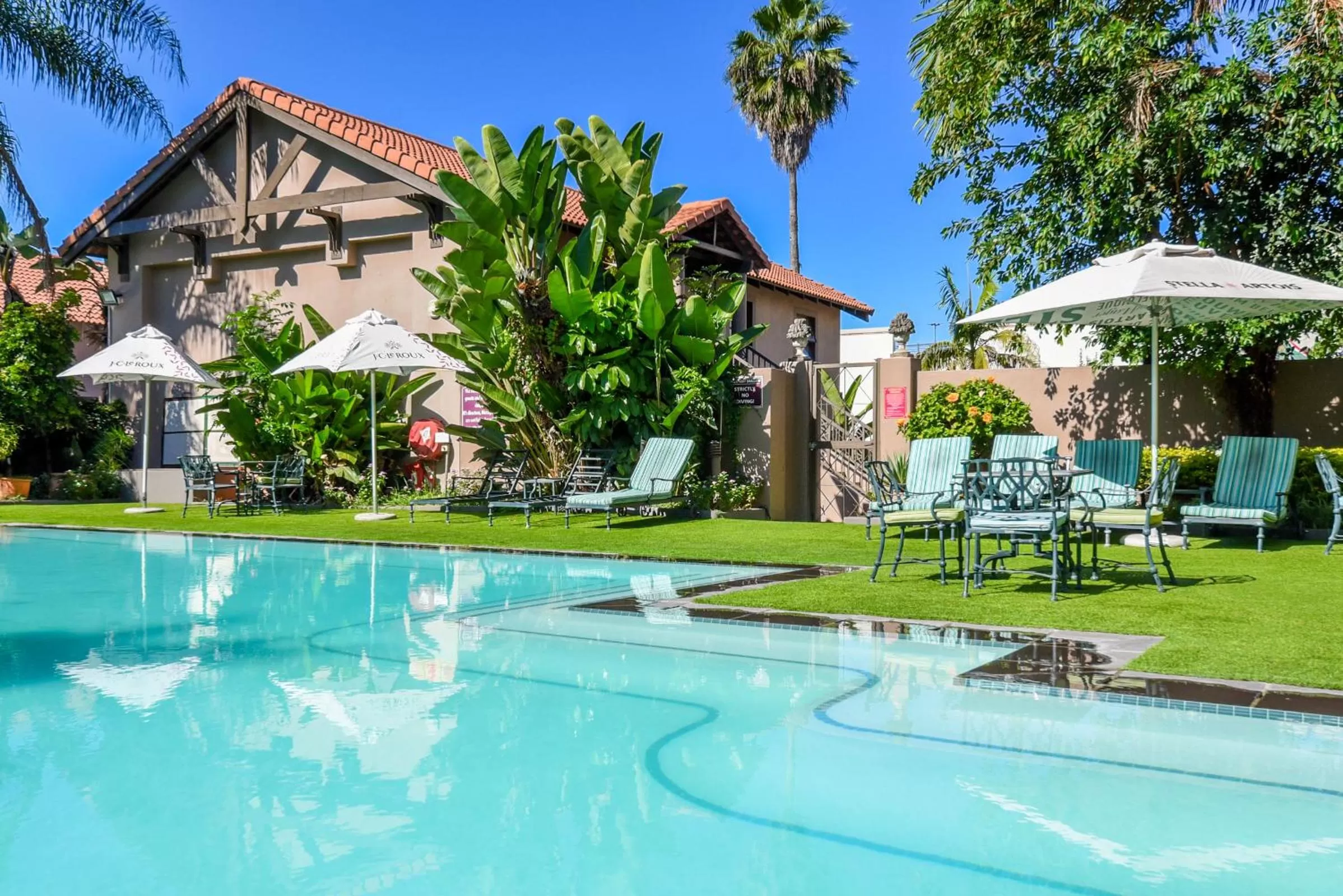 Swimming pool in Mercure Hotel Nelspruit