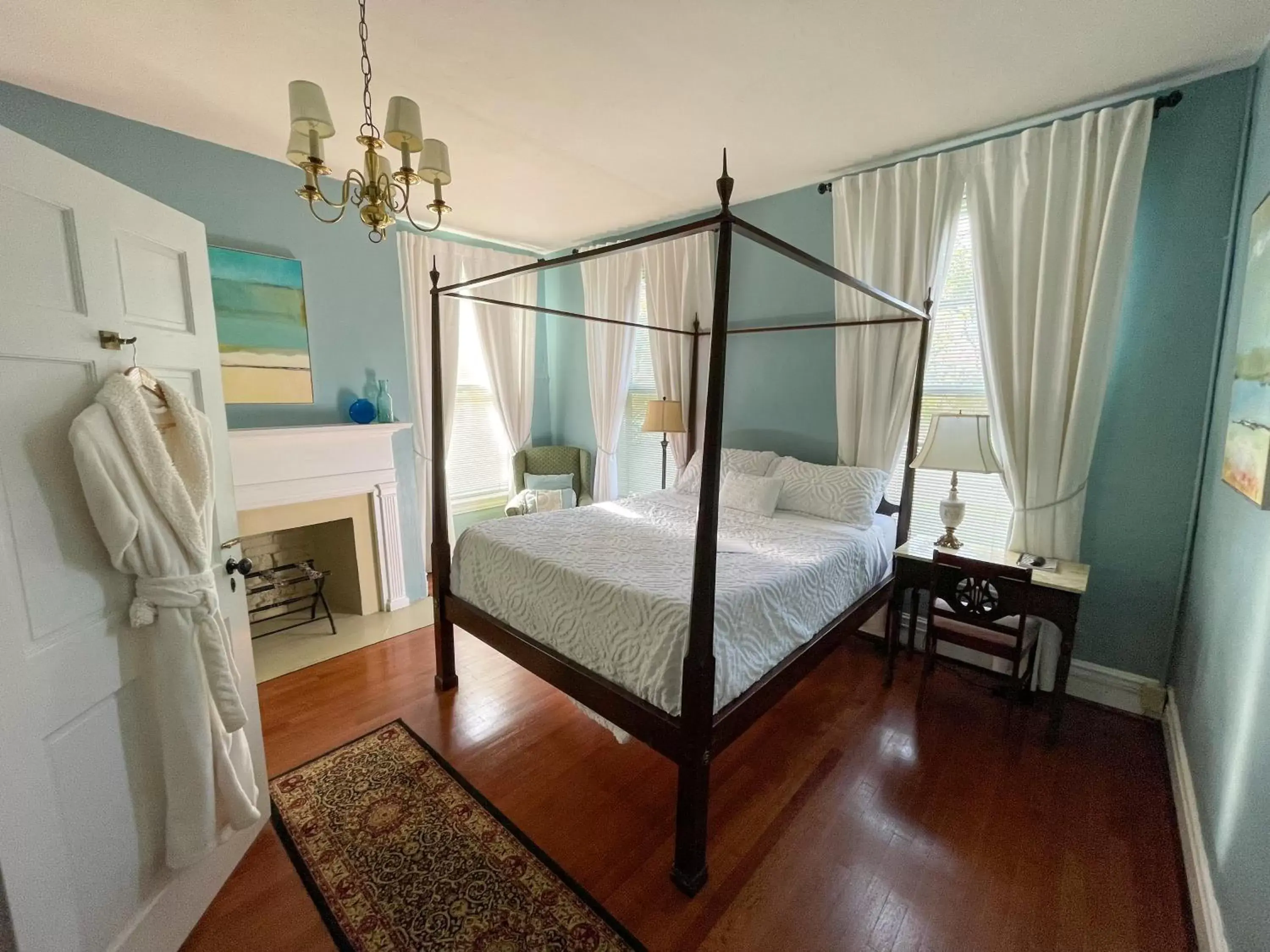 Queen Room in Meadows Inn Queen Room in Meadows Inn