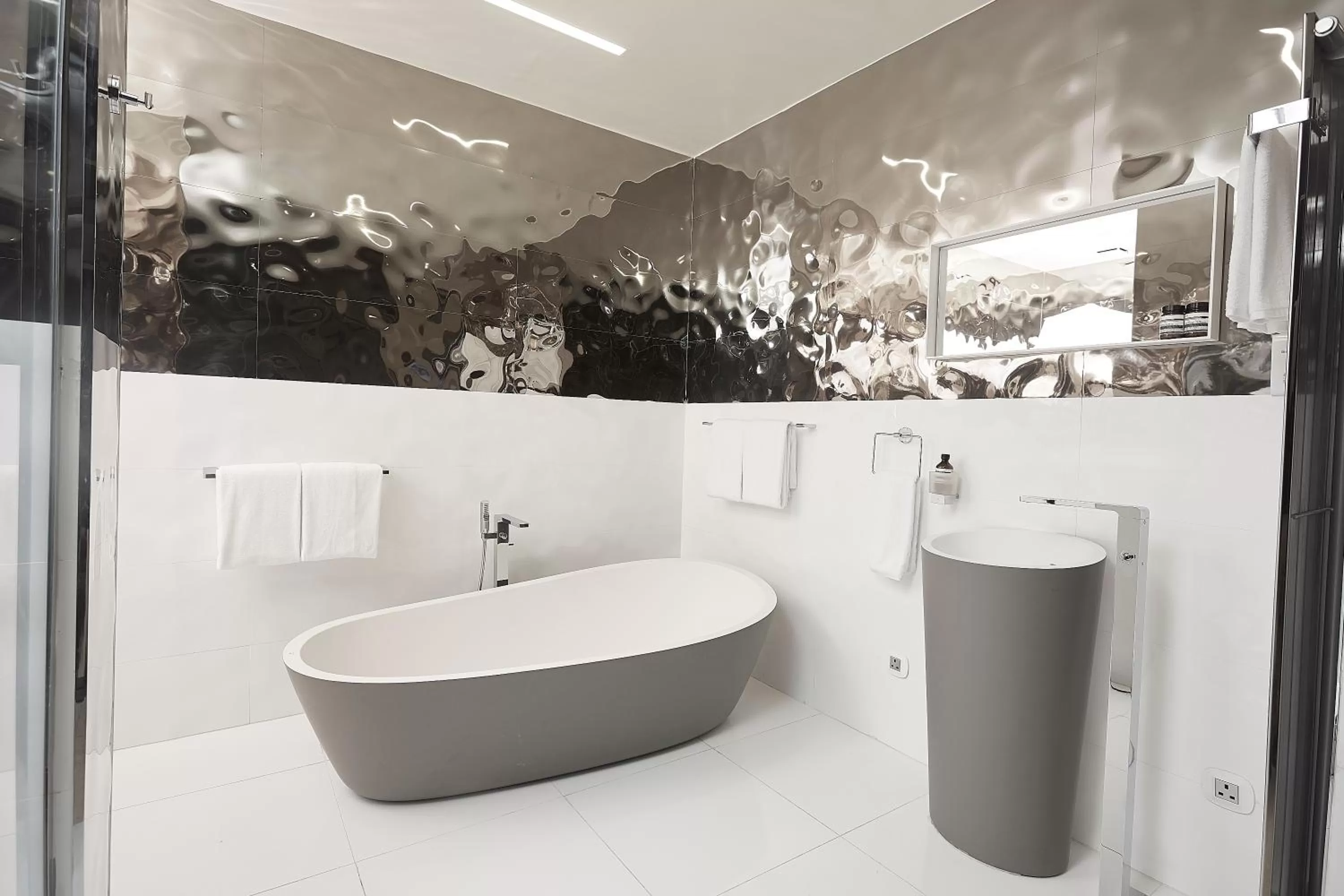 Bathroom in Kwarleyz Residence, Accra