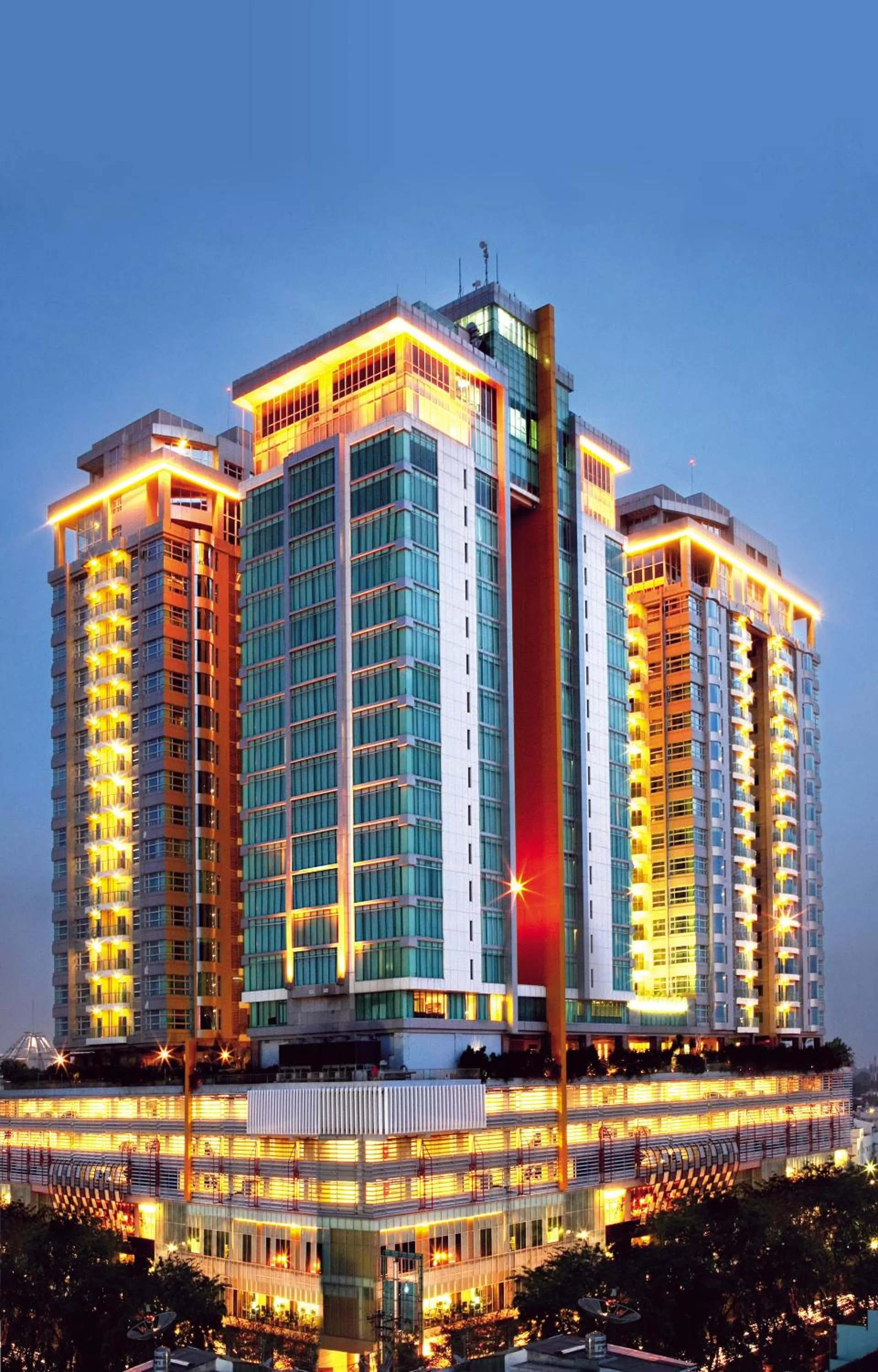 Property building in Cambridge Hotel Medan