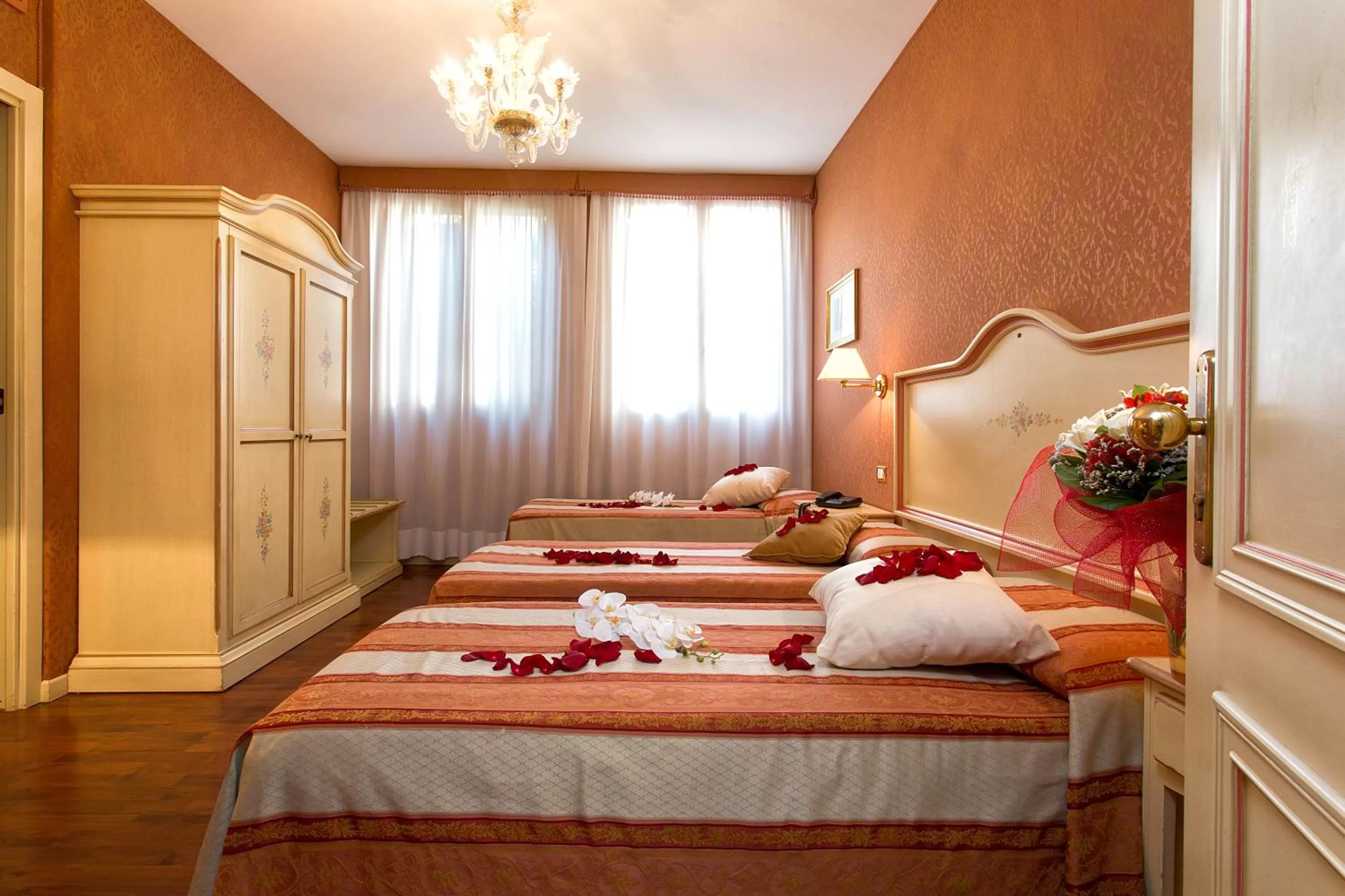 Photo of the whole room, Bed in Hotel Conterie