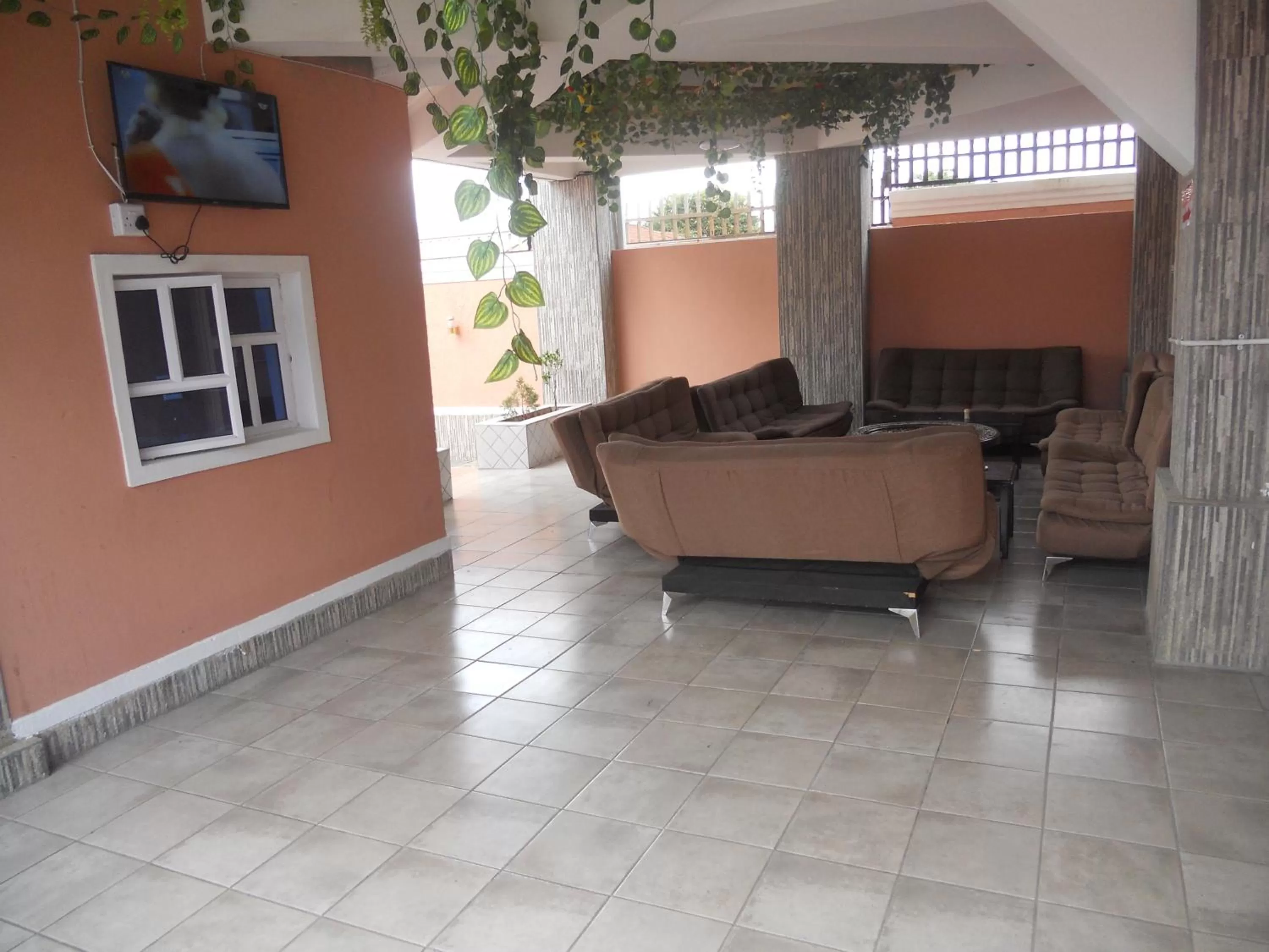 TV and multimedia in Gold Crown International Hotel Johannesburg