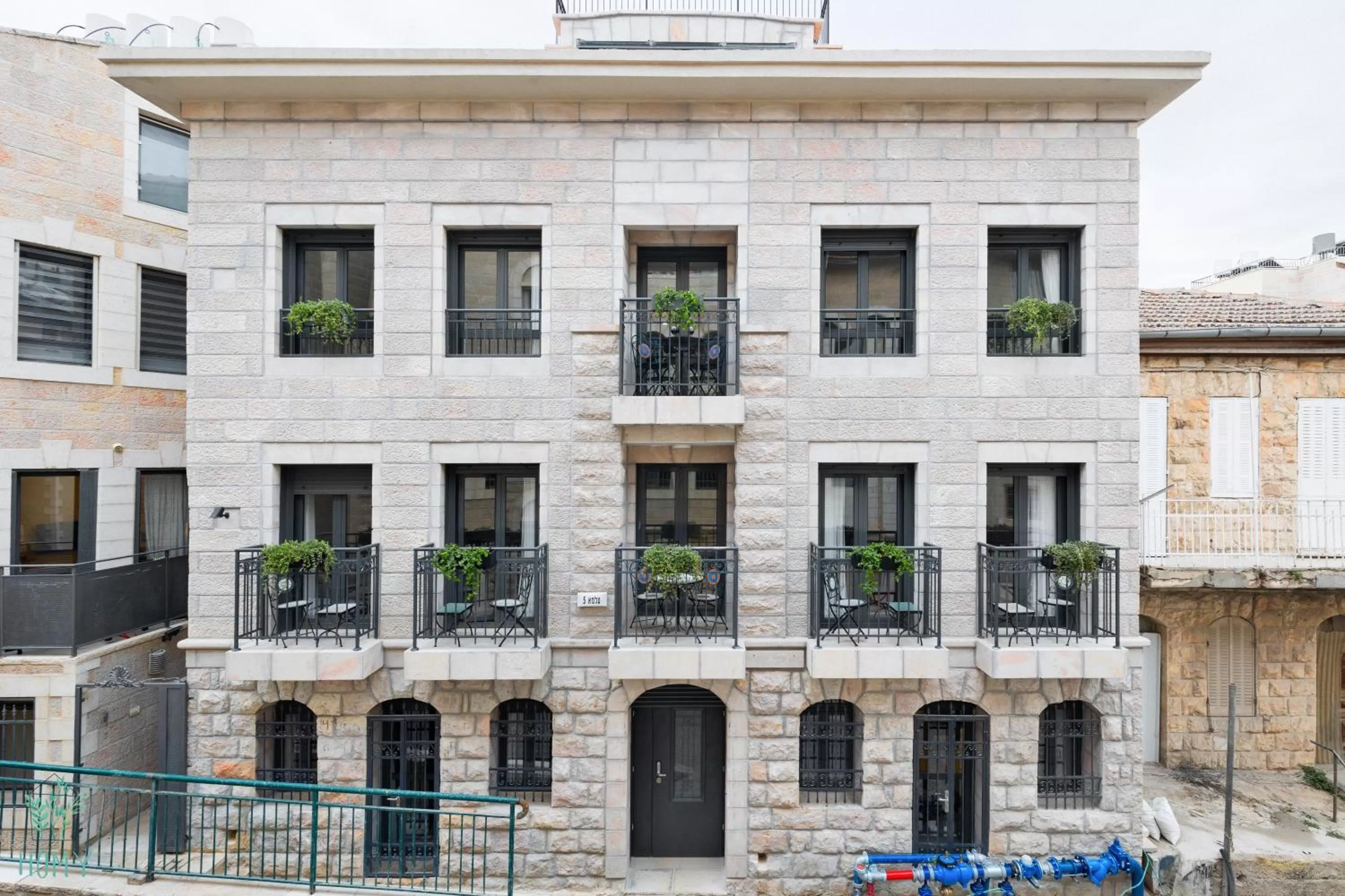 Property building in Mate ALMA - By HOMY