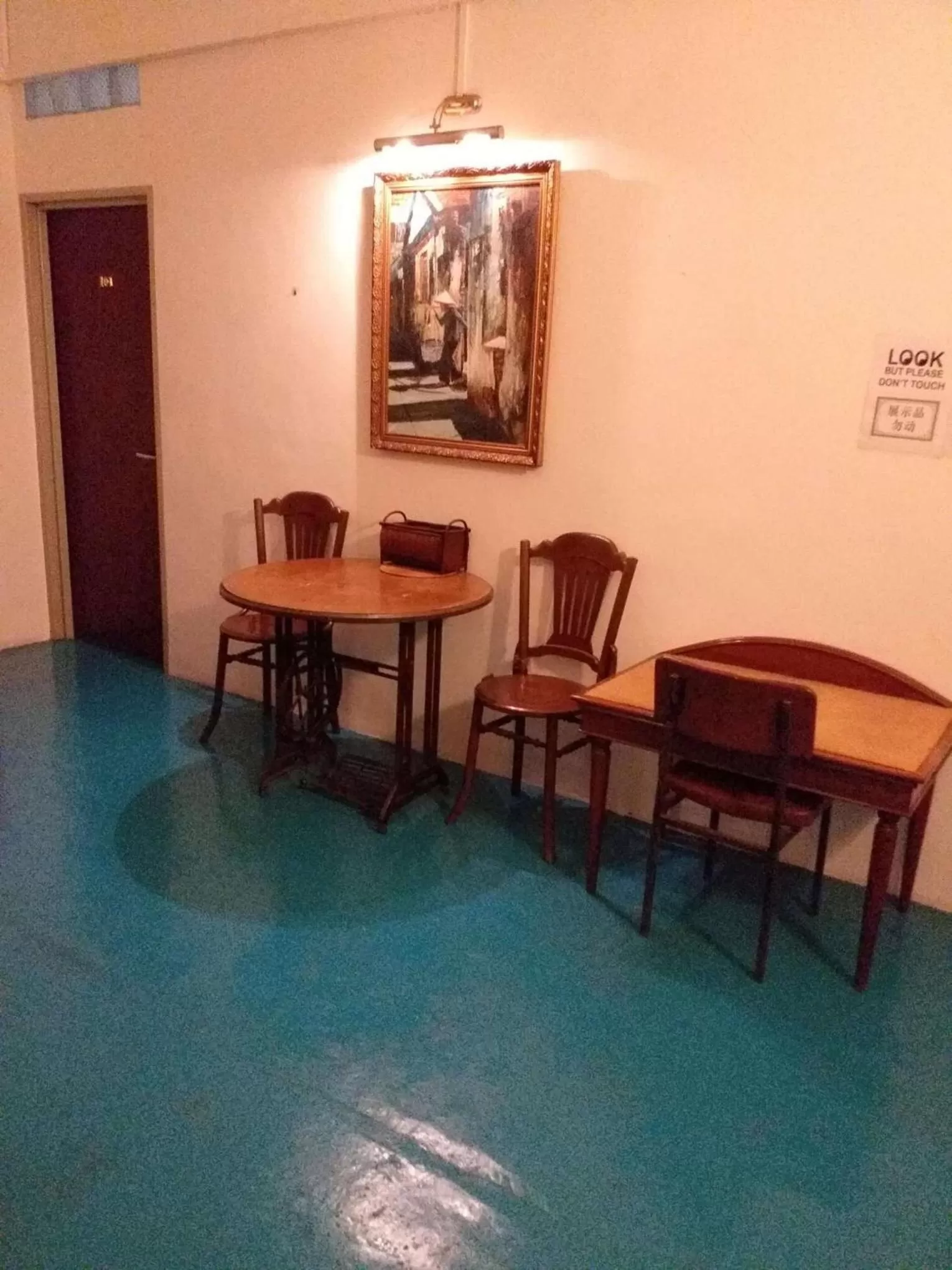 Seating area in D Riverside Inn