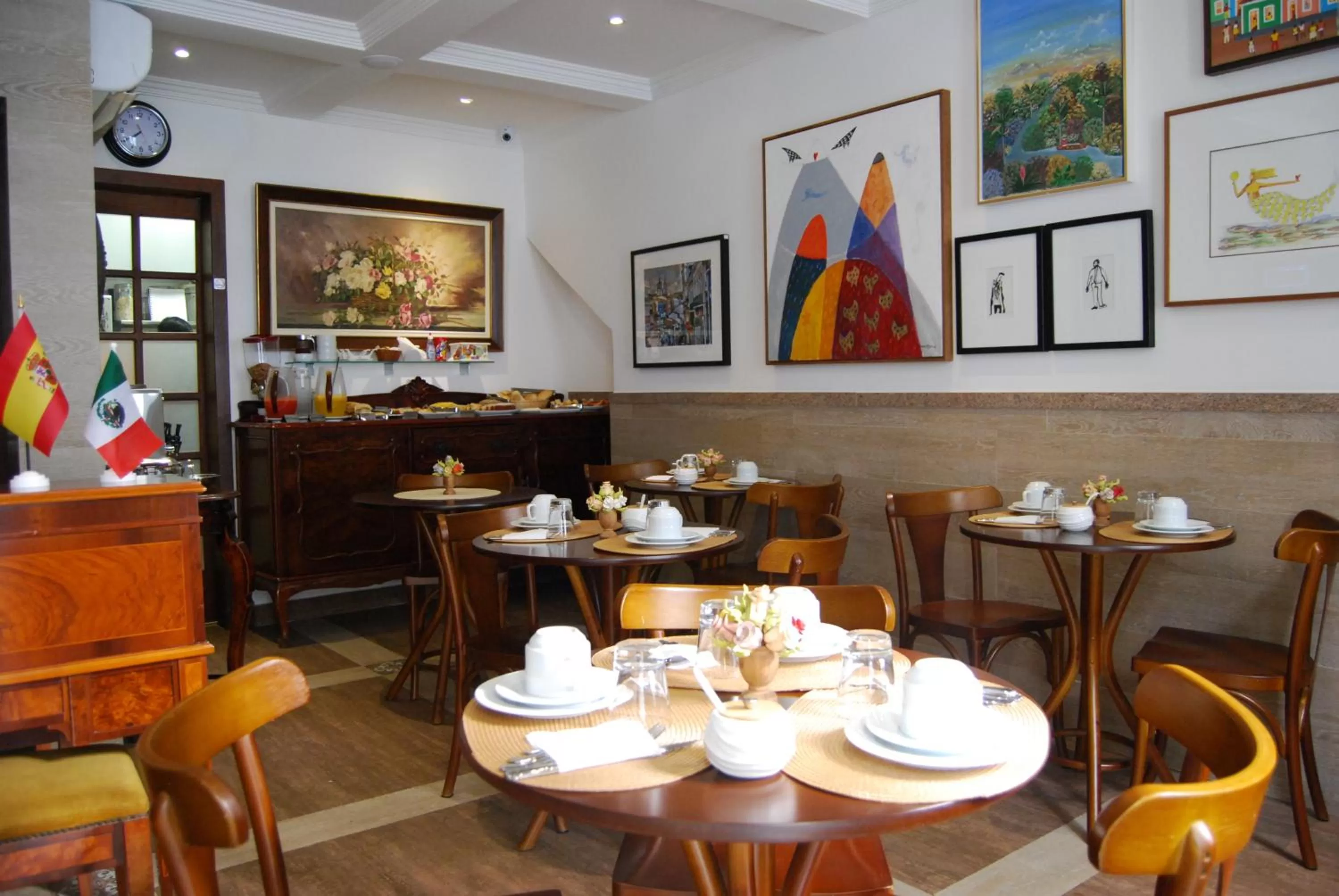 Buffet breakfast in Pousada Bahia Pelô