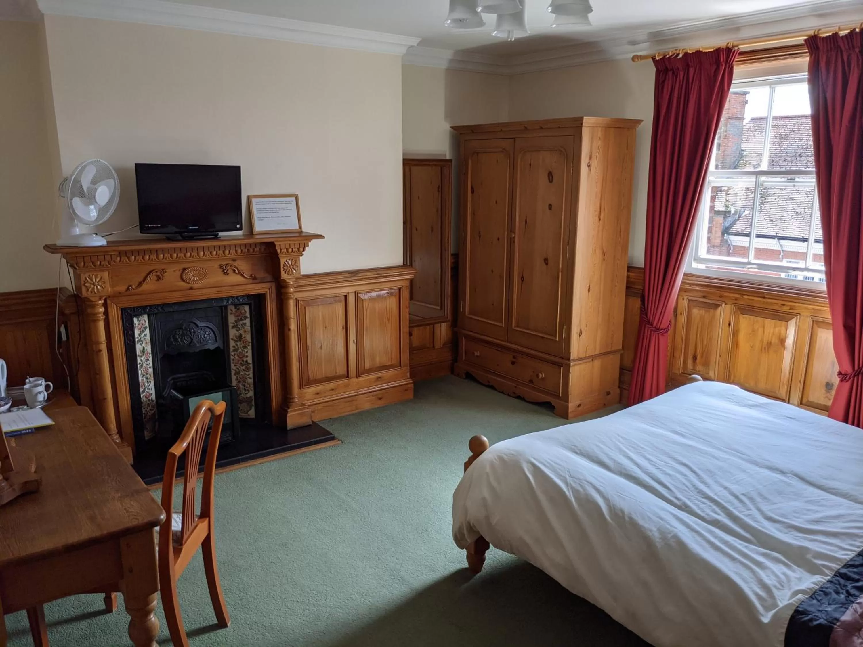 Bed in The Londesborough Arms bar with en-suite rooms
