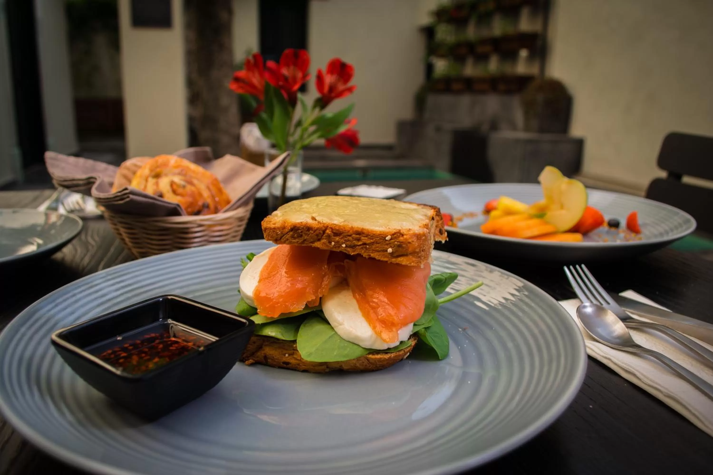 American breakfast in Antigua Trece Hotel Fusión & SPA