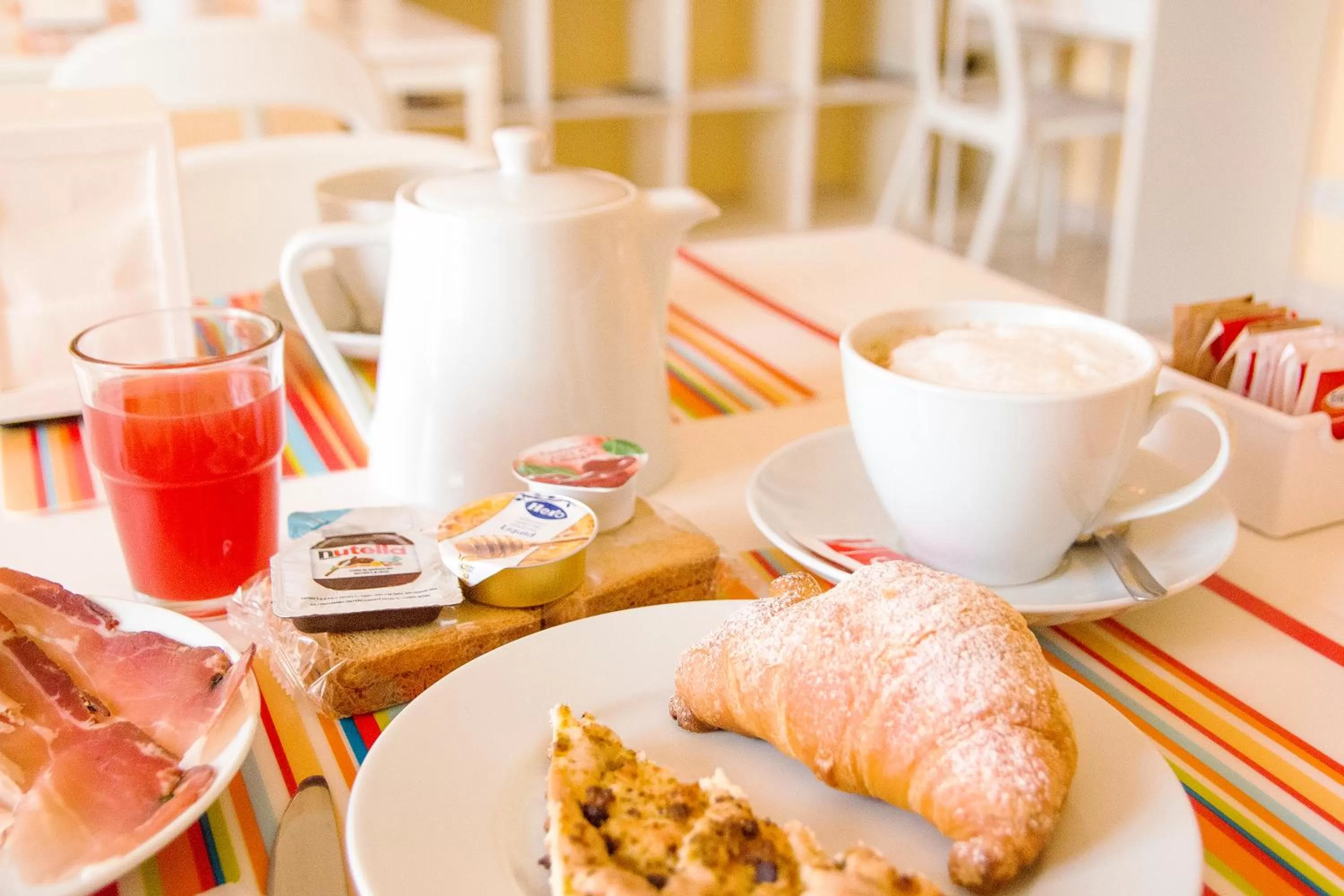 Buffet breakfast in Kosmos