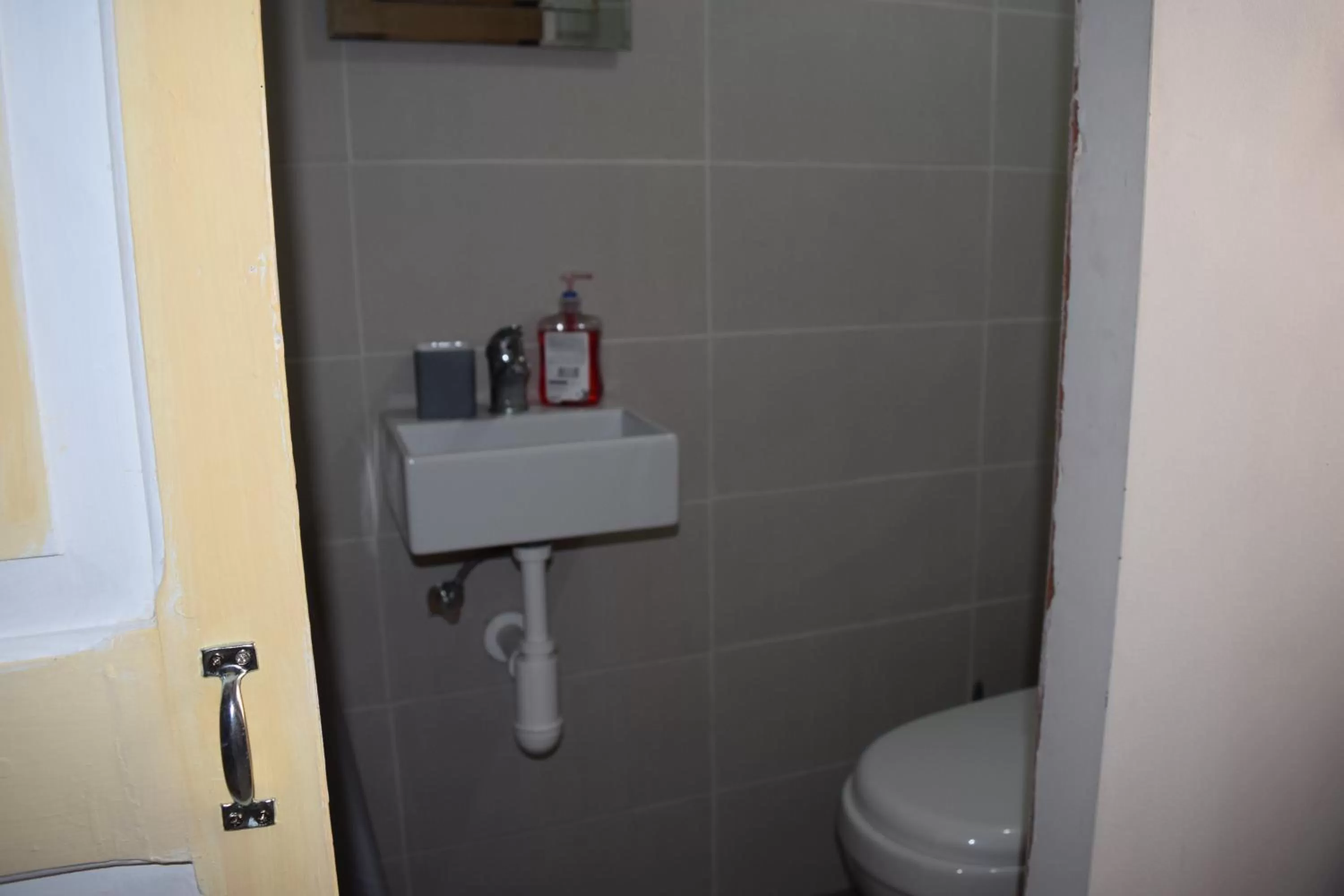 Bathroom in St George of Lydda B&B