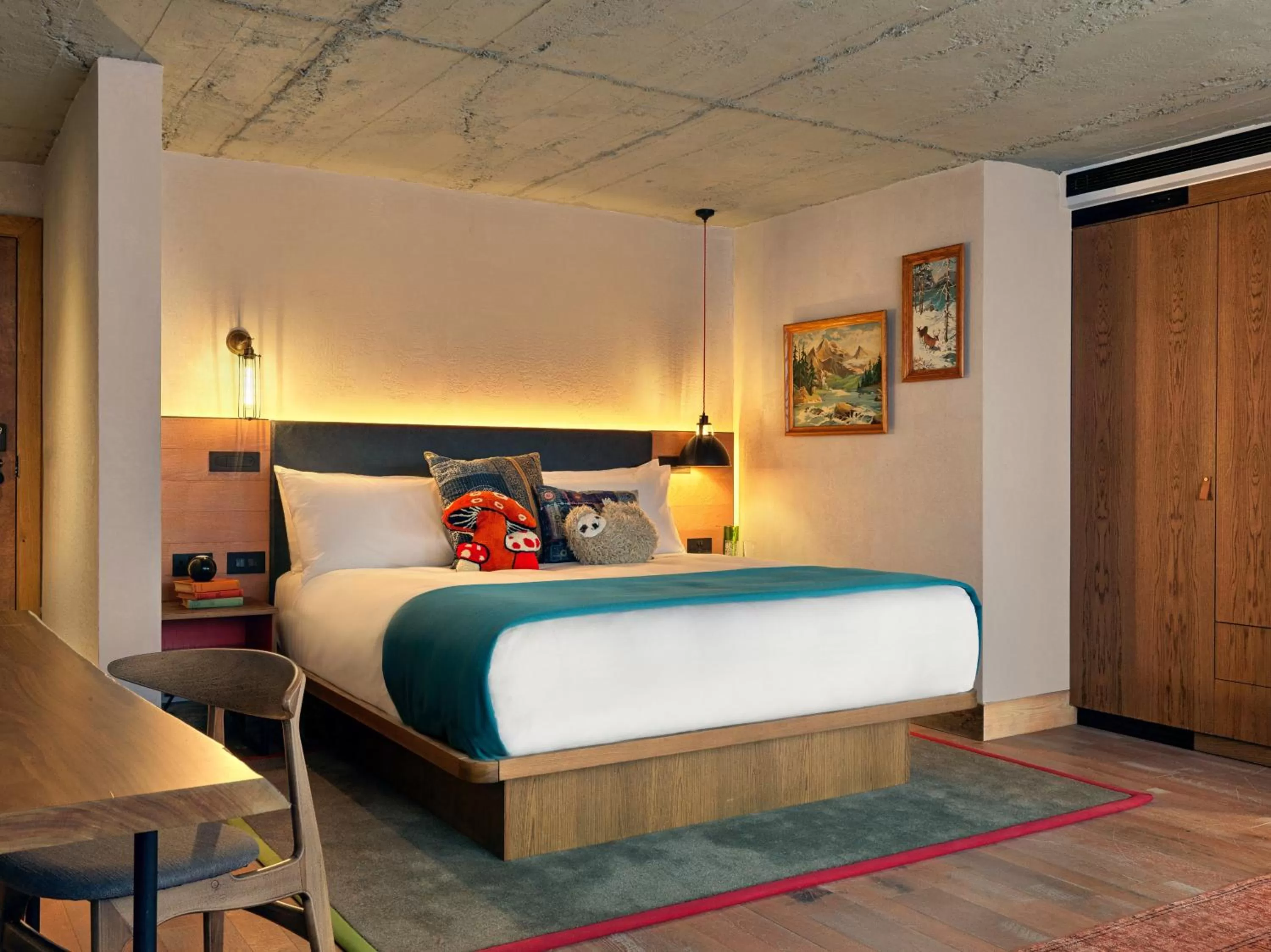 Bedroom, Bed in Treehouse Hotel London