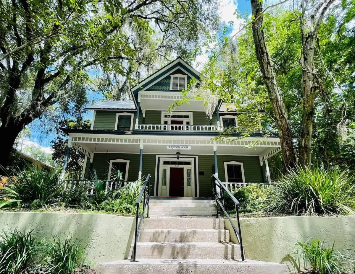 Property Building in Grady House Bed and Breakfast